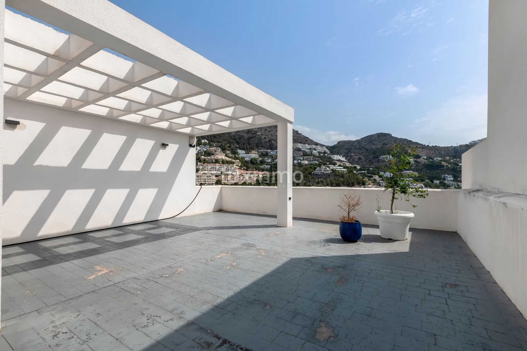 Beautiful villa with swimming pool for rent in Altea — photo 22