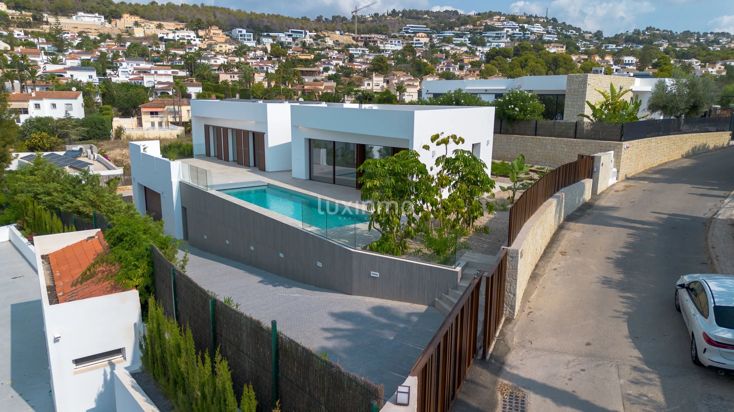 Luxuriöse freistehende Villa mit 4 Schlafzimmern und Panoramablick auf die Berge in Calpe — photo 43