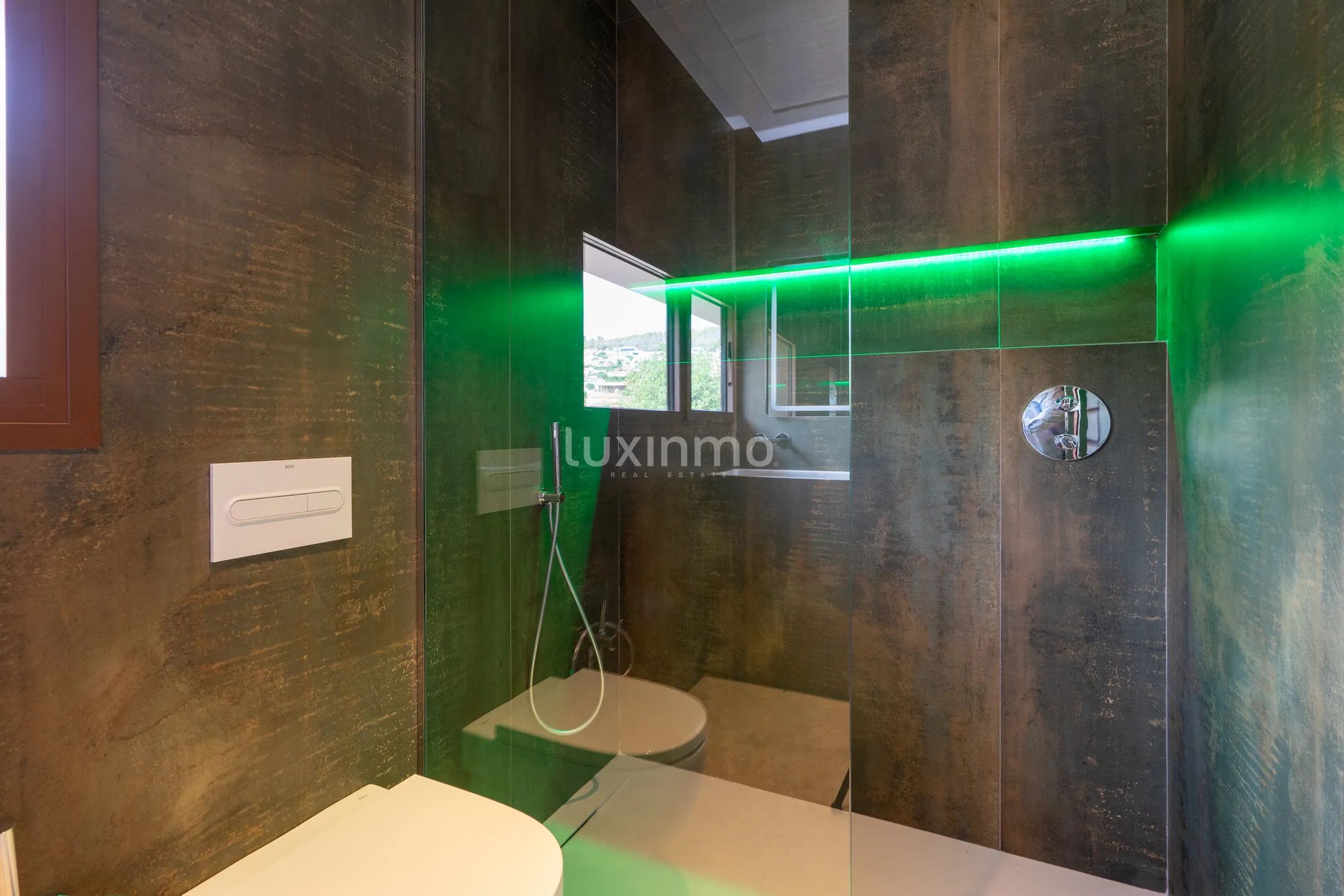 Lujosa Villa Independiente de 4 Dormitorios con Vistas Panorámicas a la Montaña en Calpe — photo 18