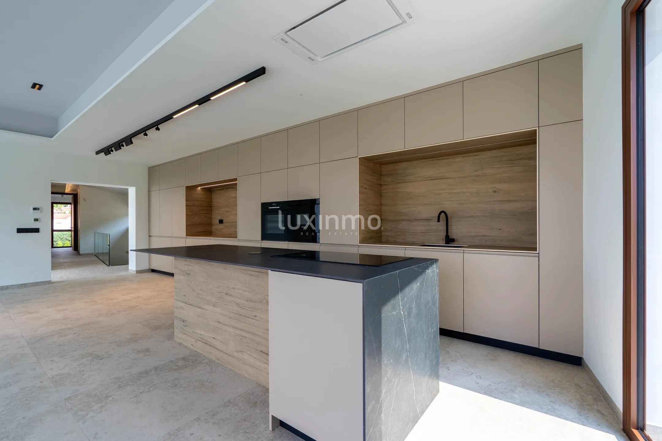 Luxuriöse freistehende Villa mit 4 Schlafzimmern und Panoramablick auf die Berge in Calpe — photo 11