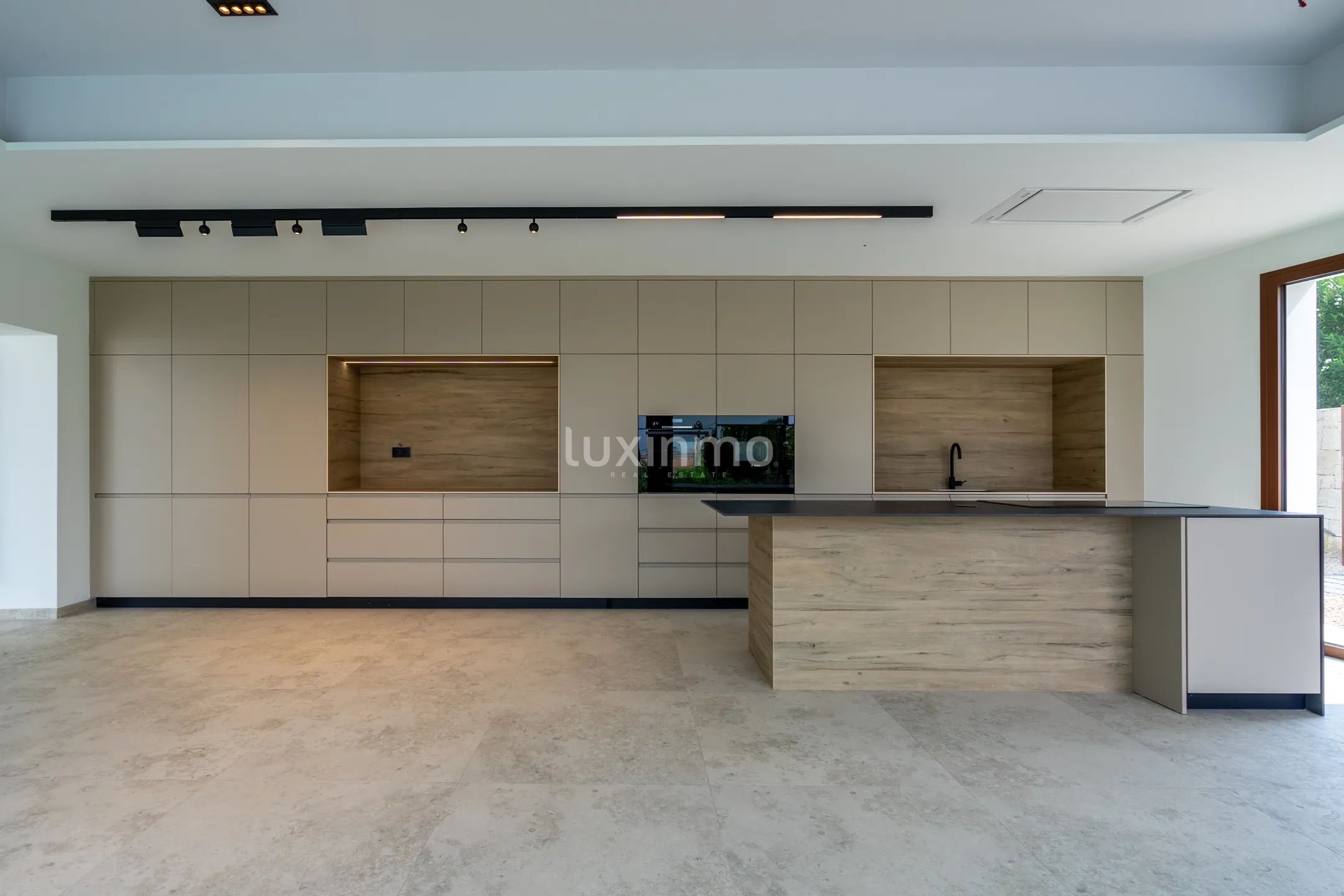 Lujosa Villa Independiente de 4 Dormitorios con Vistas Panorámicas a la Montaña en Calpe — photo 10