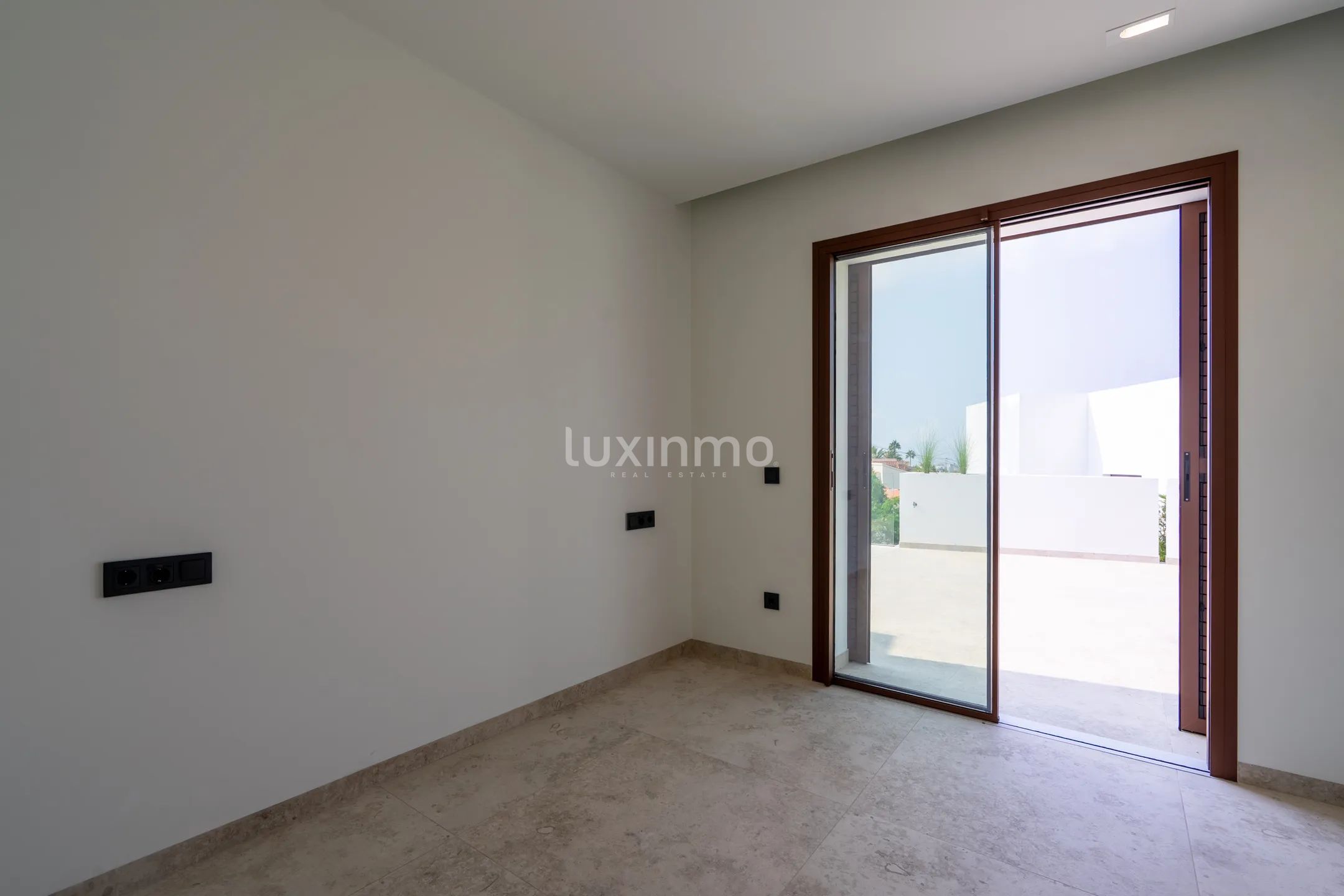 Luxuriöse freistehende Villa mit 4 Schlafzimmern und Panoramablick auf die Berge in Calpe — photo 24