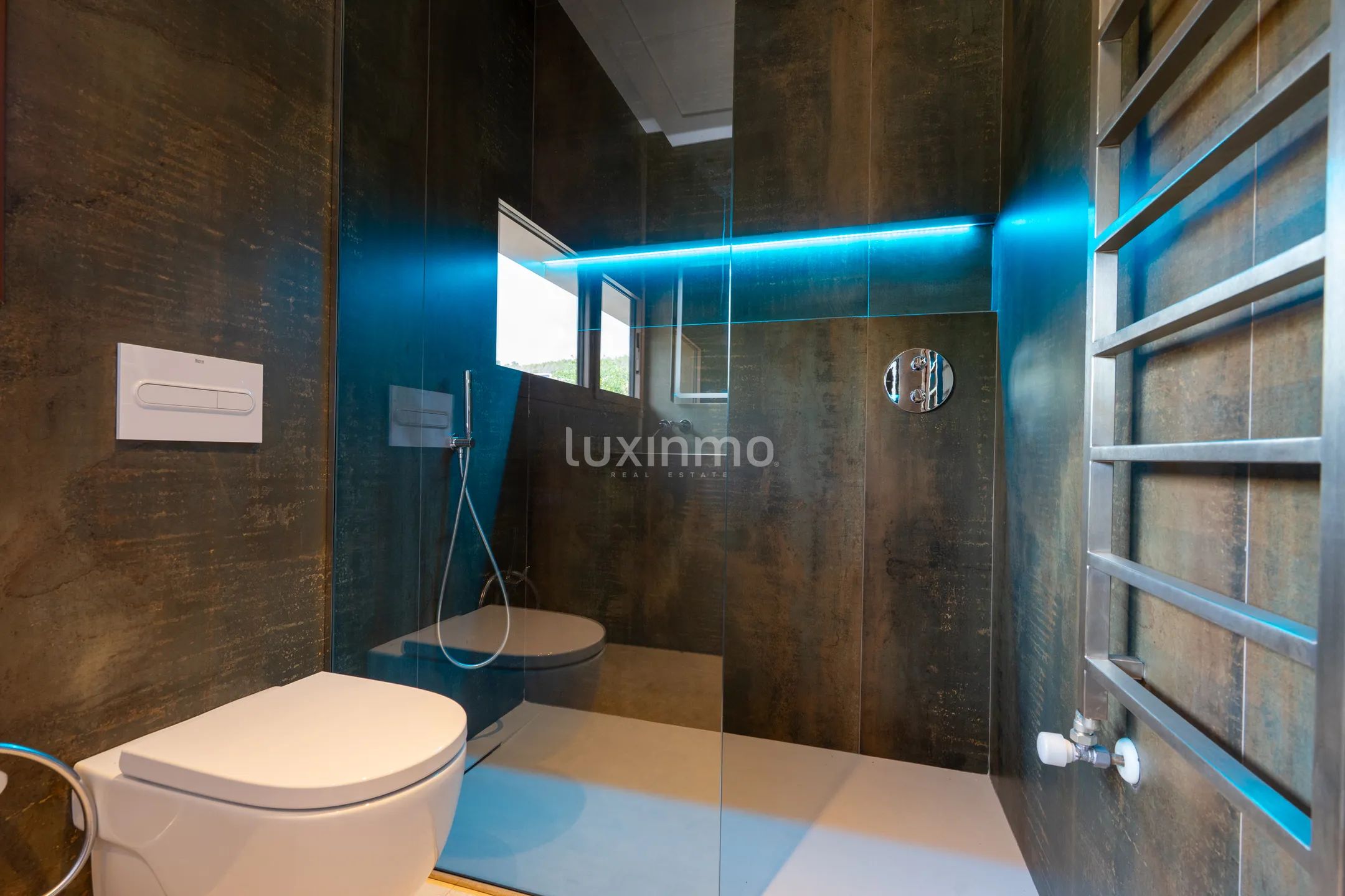 Luxuriöse freistehende Villa mit 4 Schlafzimmern und Panoramablick auf die Berge in Calpe — photo 23