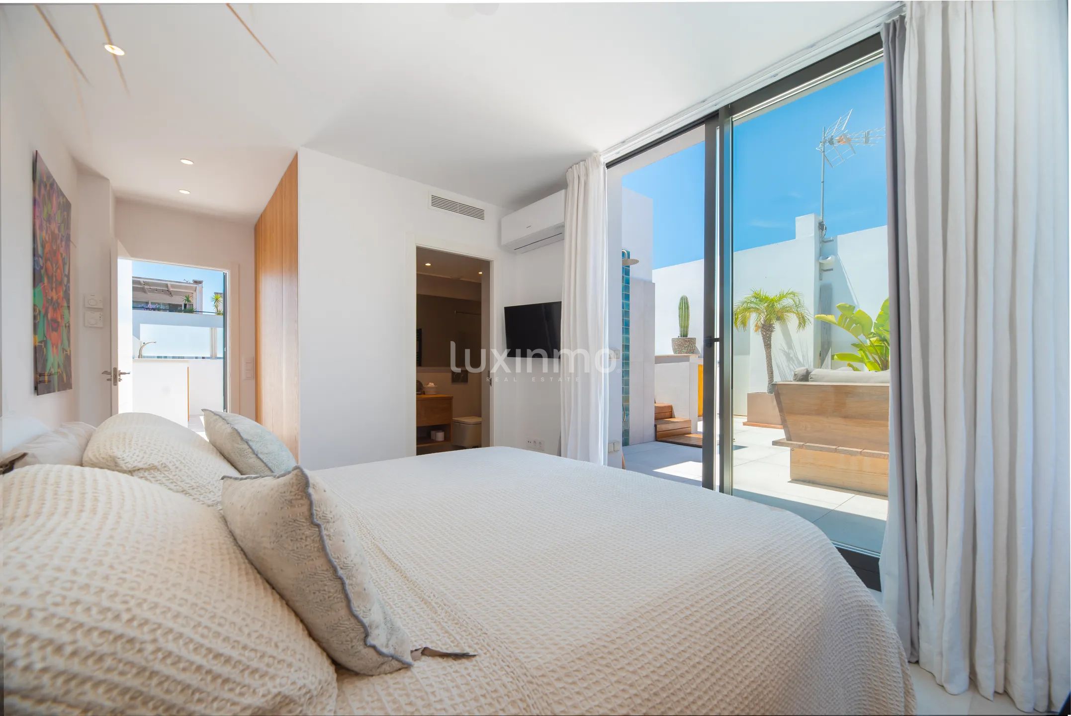 Nowoczesny penthouse z przepięknym widokiem na morze w Jesús, Santa Eulària — photo 21