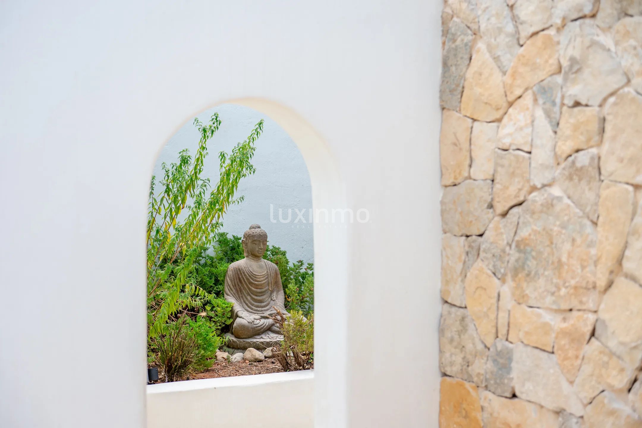 Élégante villa bohémienne avec appartement d'hôtes, espace bien-être et vue sur le coucher de soleil près de Sant Agustí et des plus belles plages d'Ibiza — photo 16