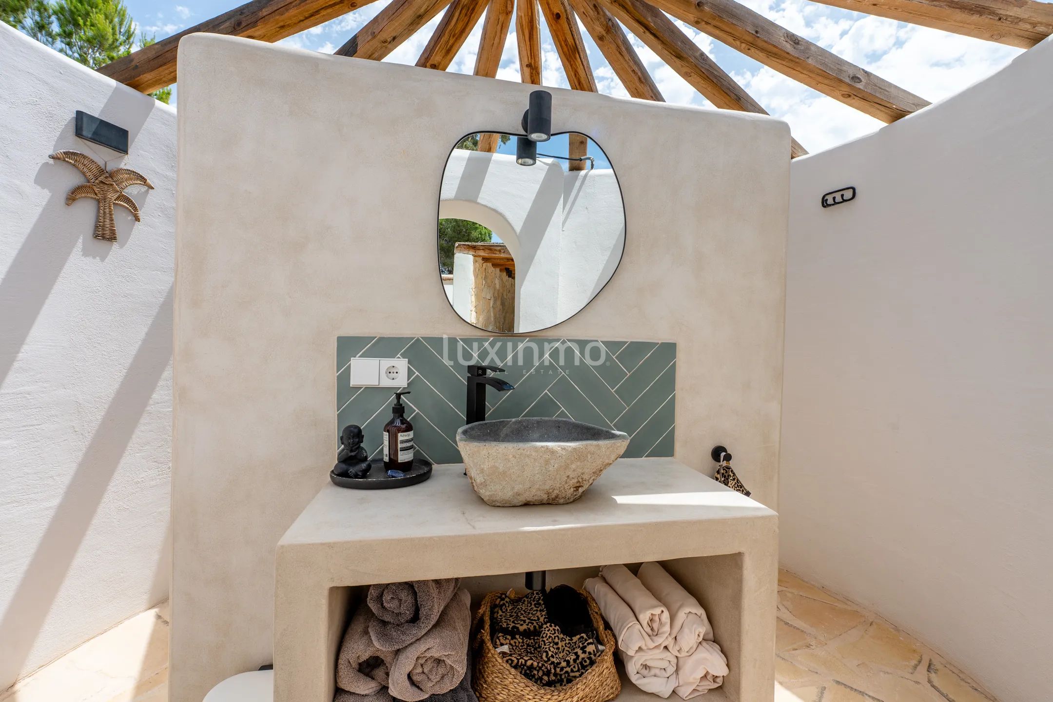 Élégante villa bohémienne avec appartement d'hôtes, espace bien-être et vue sur le coucher de soleil près de Sant Agustí et des plus belles plages d'Ibiza — photo 14
