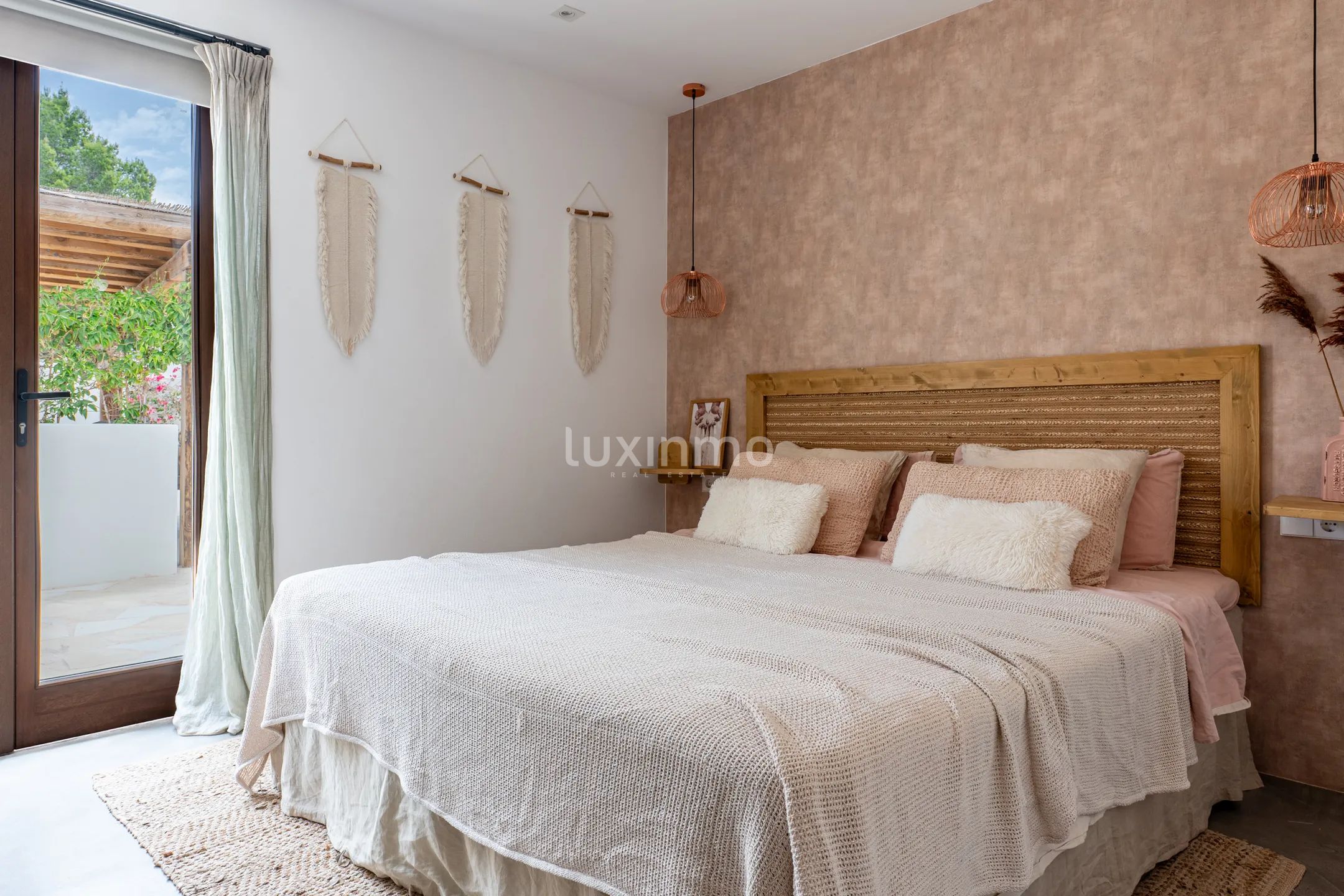 Élégante villa bohémienne avec appartement d'hôtes, espace bien-être et vue sur le coucher de soleil près de Sant Agustí et des plus belles plages d'Ibiza — photo 37