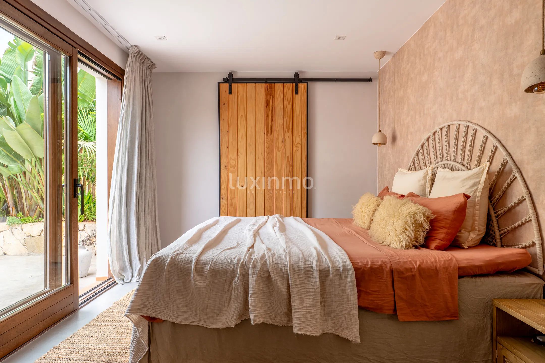 Élégante villa bohémienne avec appartement d'hôtes, espace bien-être et vue sur le coucher de soleil près de Sant Agustí et des plus belles plages d'Ibiza — photo 30