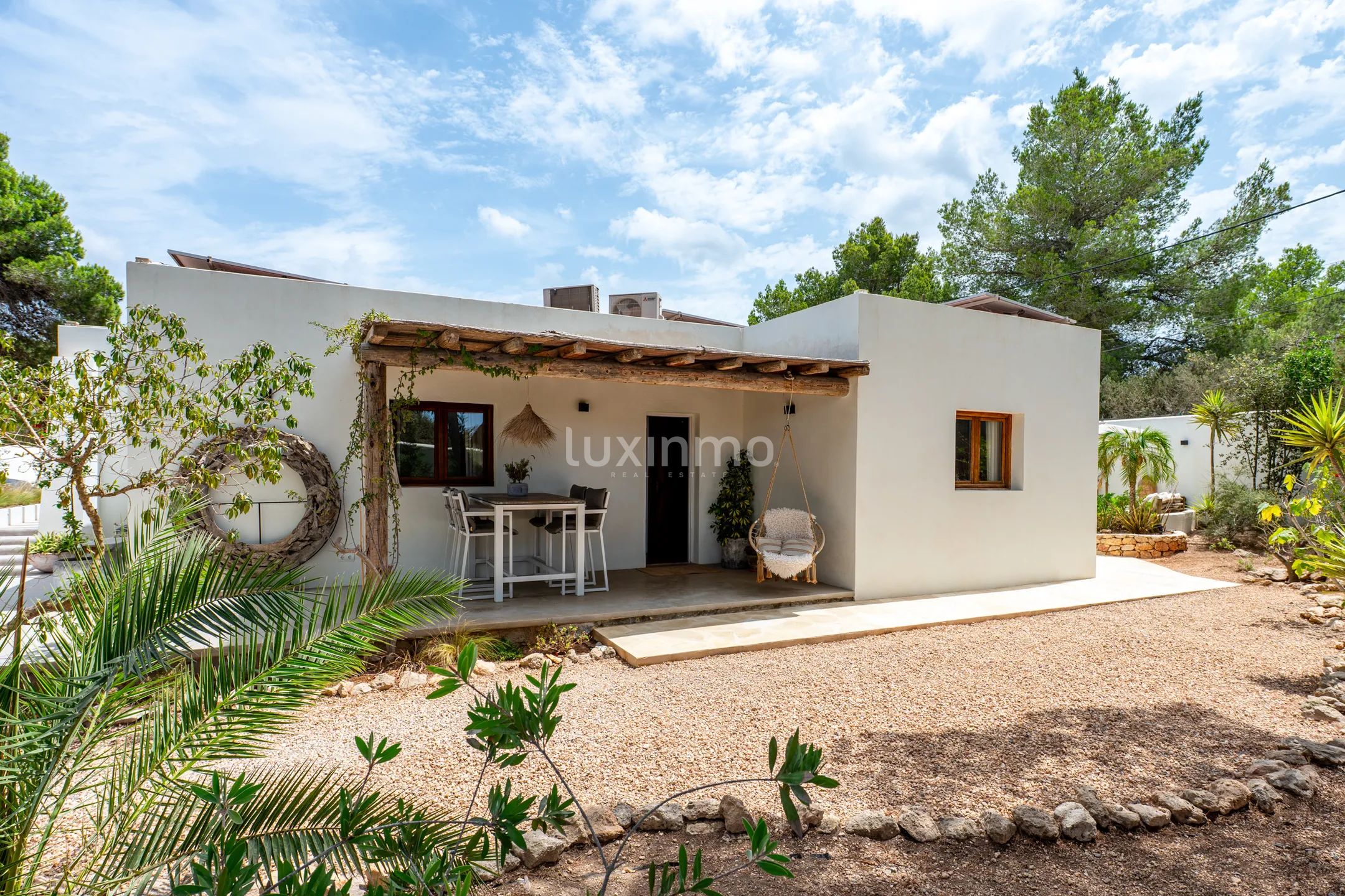 Stilfull bohemsk villa med gjesteleilighet, velværeavdeling og utsikt over solnedgangen nær Sant Agustí og Ibizas fineste strender — photo 49