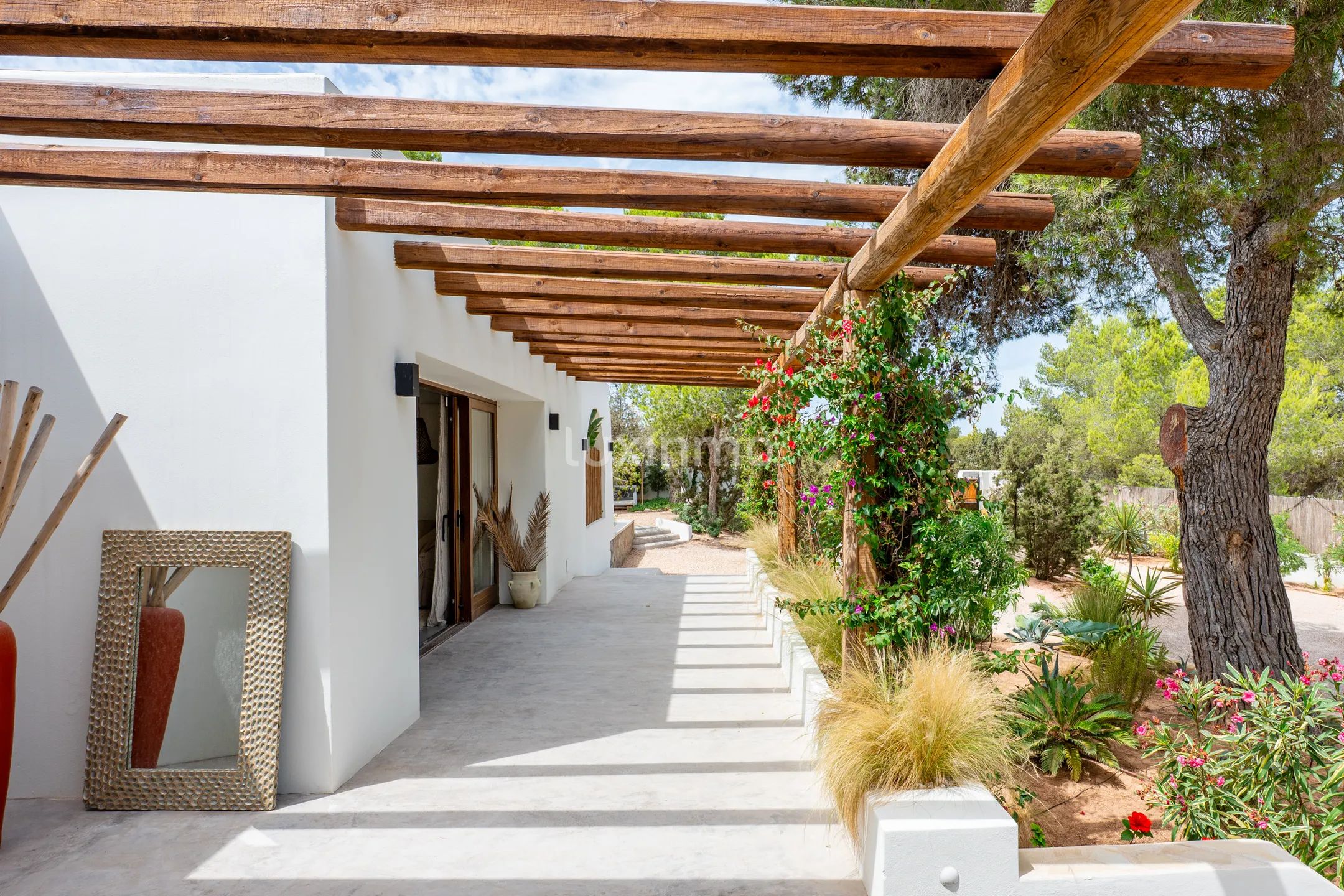 Stilfull bohemsk villa med gjesteleilighet, velværeavdeling og utsikt over solnedgangen nær Sant Agustí og Ibizas fineste strender — photo 48