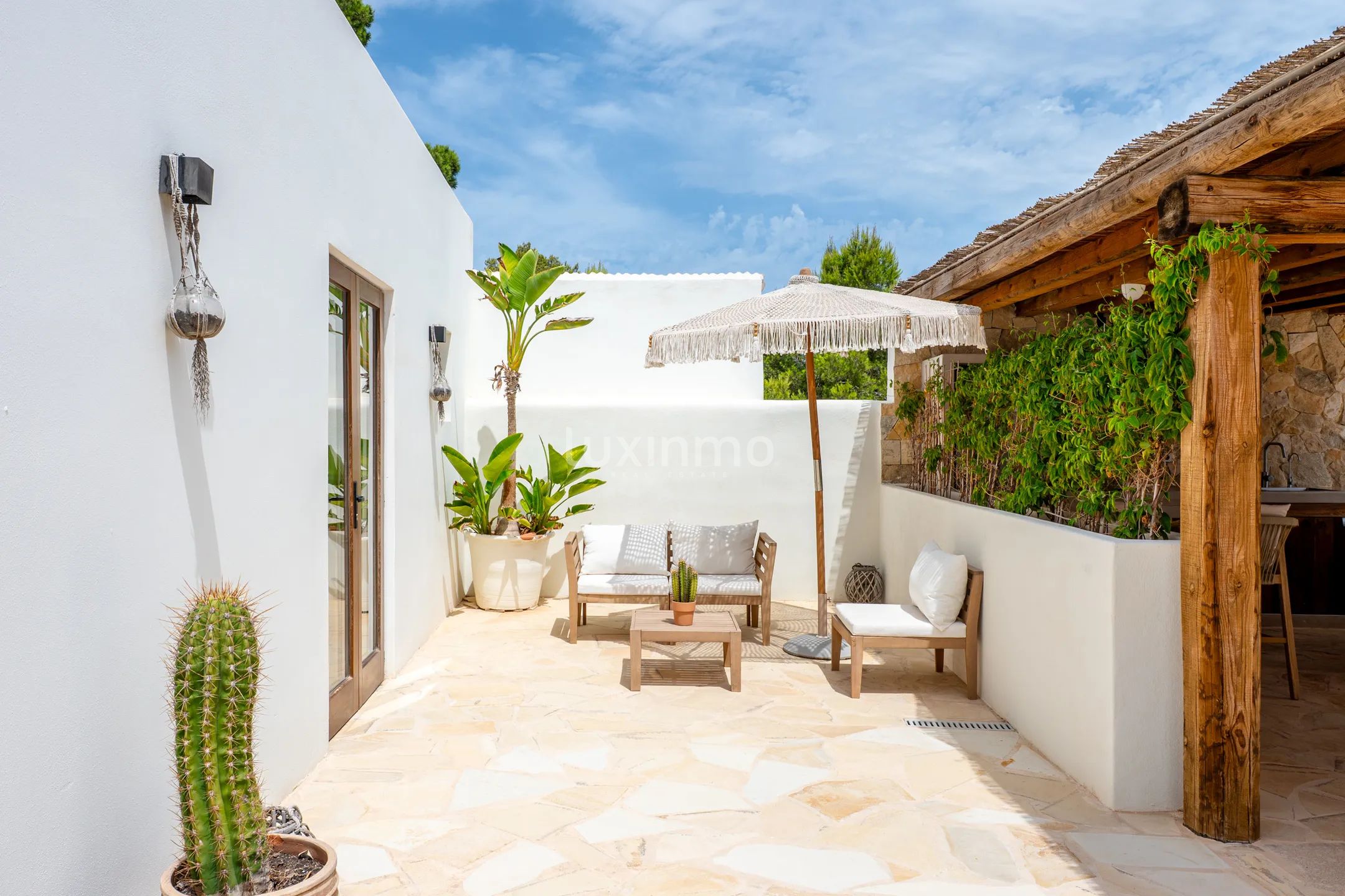 Élégante villa bohémienne avec appartement d'hôtes, espace bien-être et vue sur le coucher de soleil près de Sant Agustí et des plus belles plages d'Ibiza — photo 9