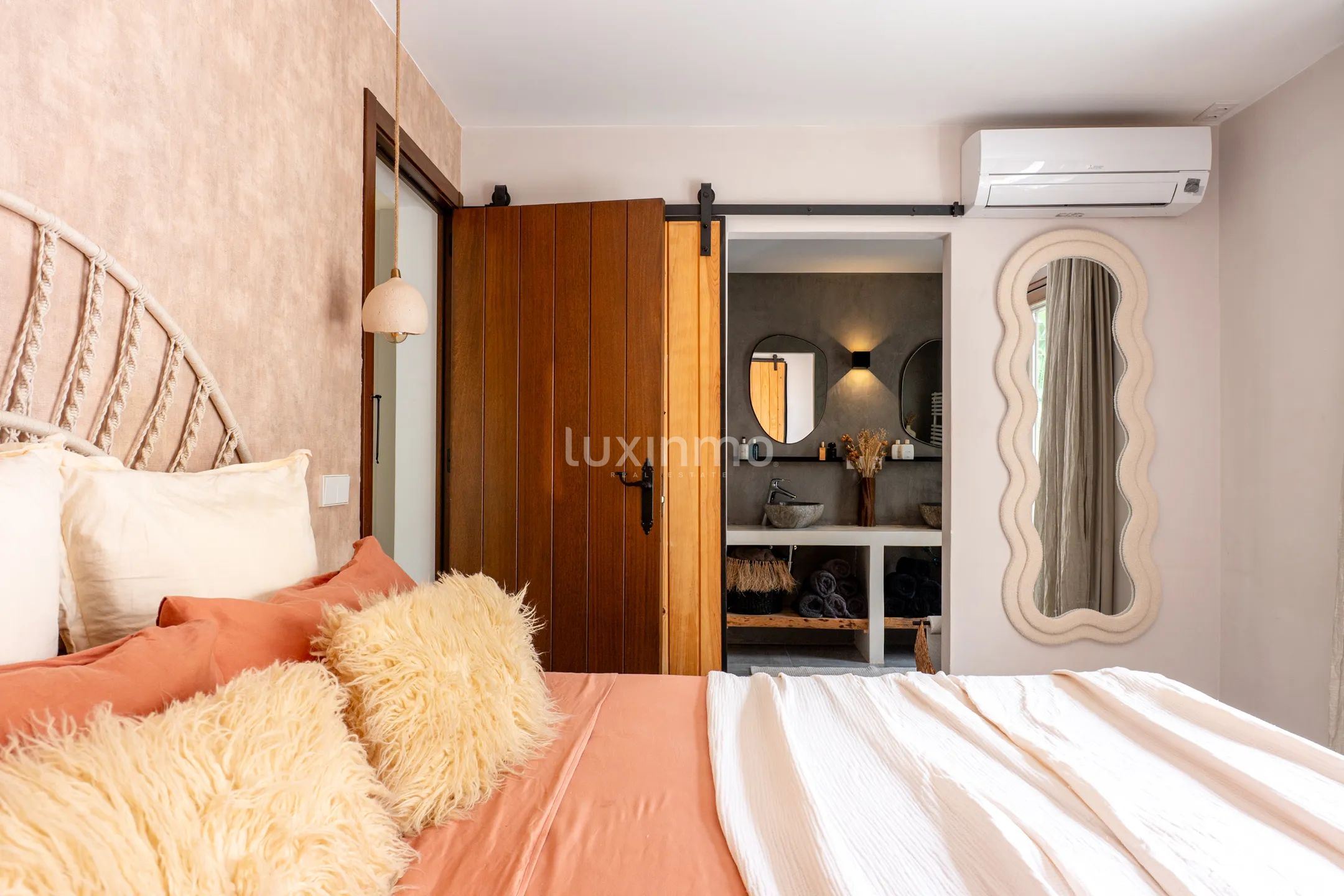 Élégante villa bohémienne avec appartement d'hôtes, espace bien-être et vue sur le coucher de soleil près de Sant Agustí et des plus belles plages d'Ibiza — photo 31