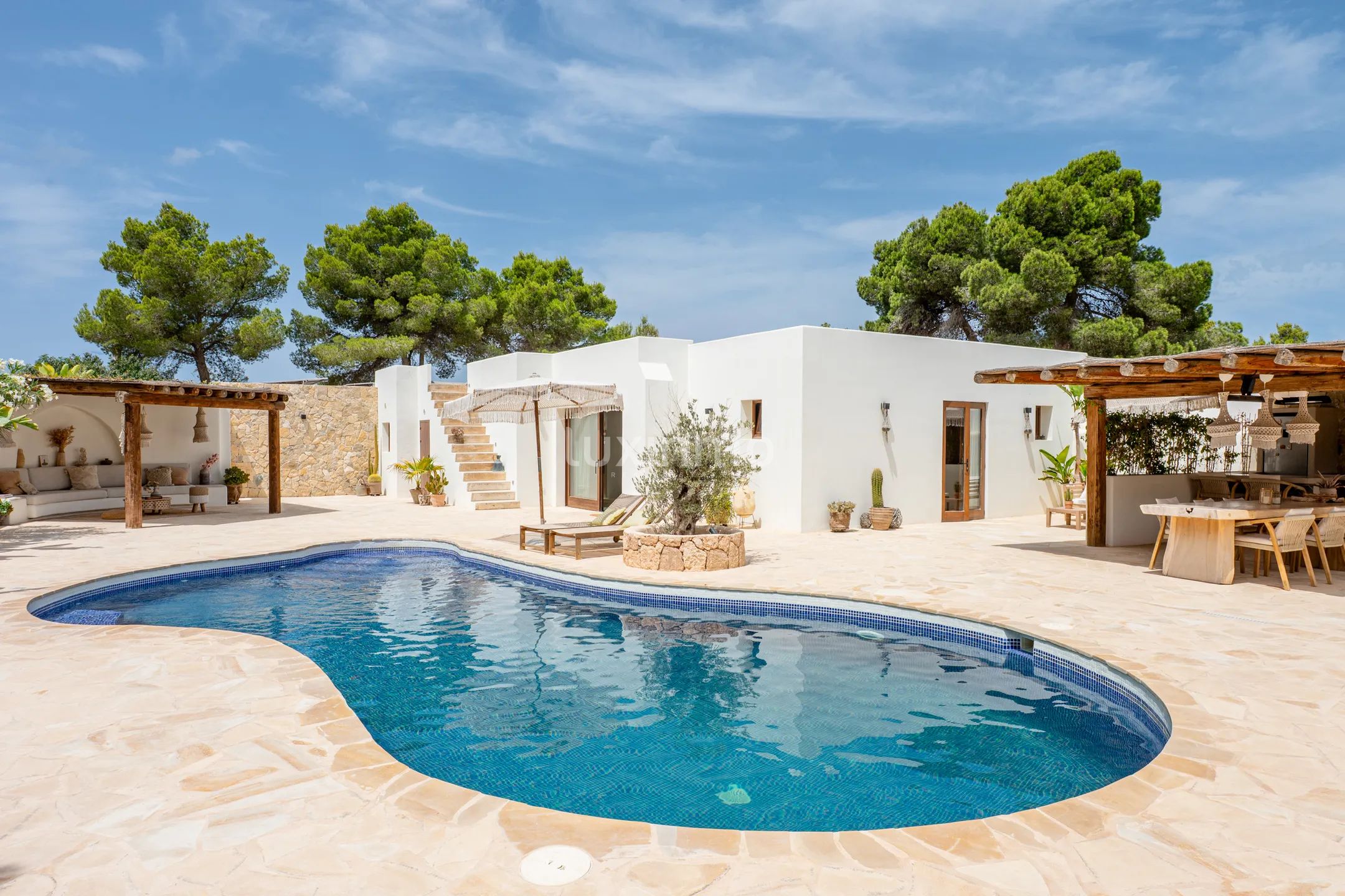 Stilfull bohemsk villa med gjesteleilighet, velværeavdeling og utsikt over solnedgangen nær Sant Agustí og Ibizas fineste strender — photo 2