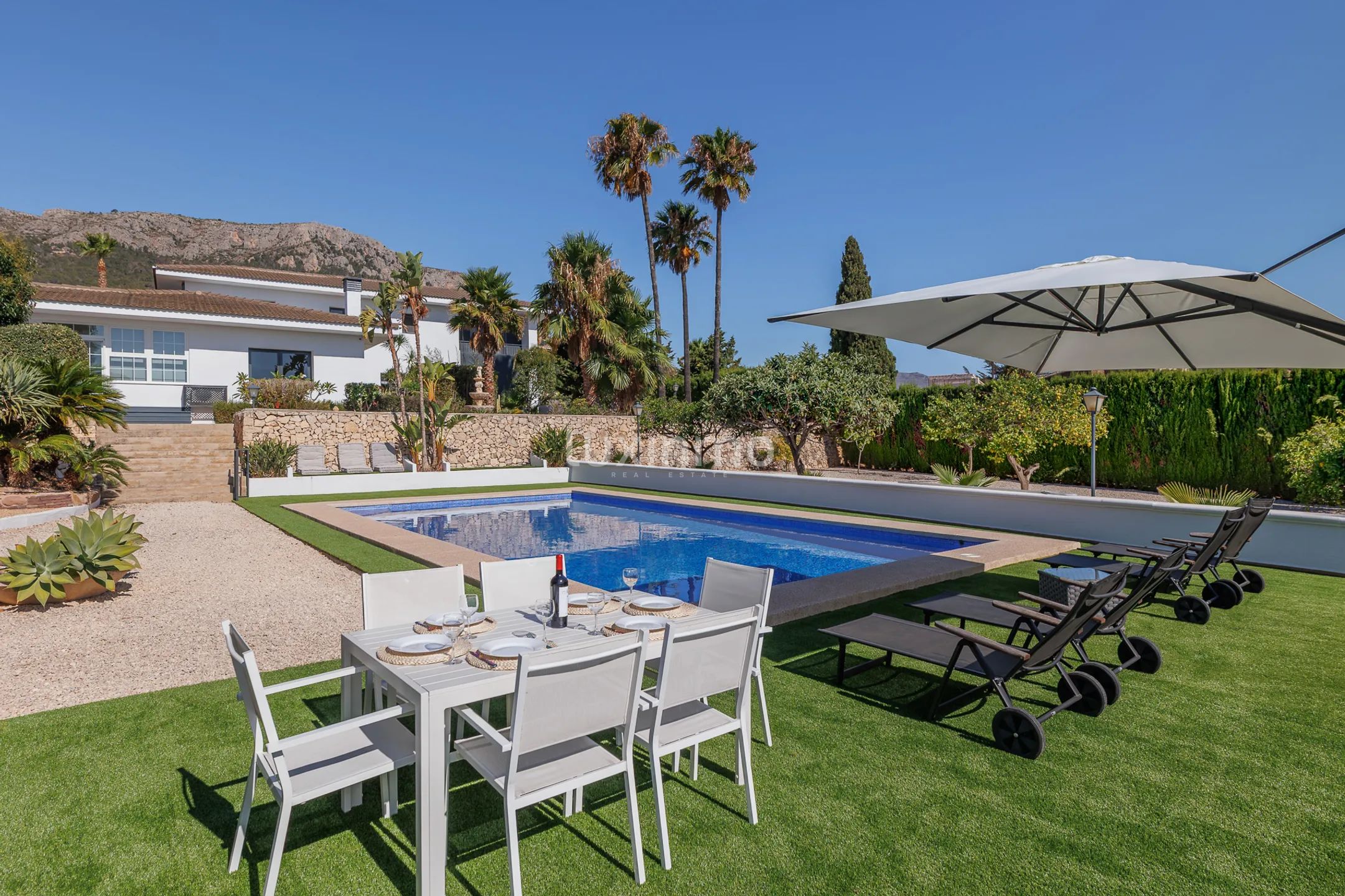Luxurious villa with breathtaking sea and mountain views in Calpe — photo 4