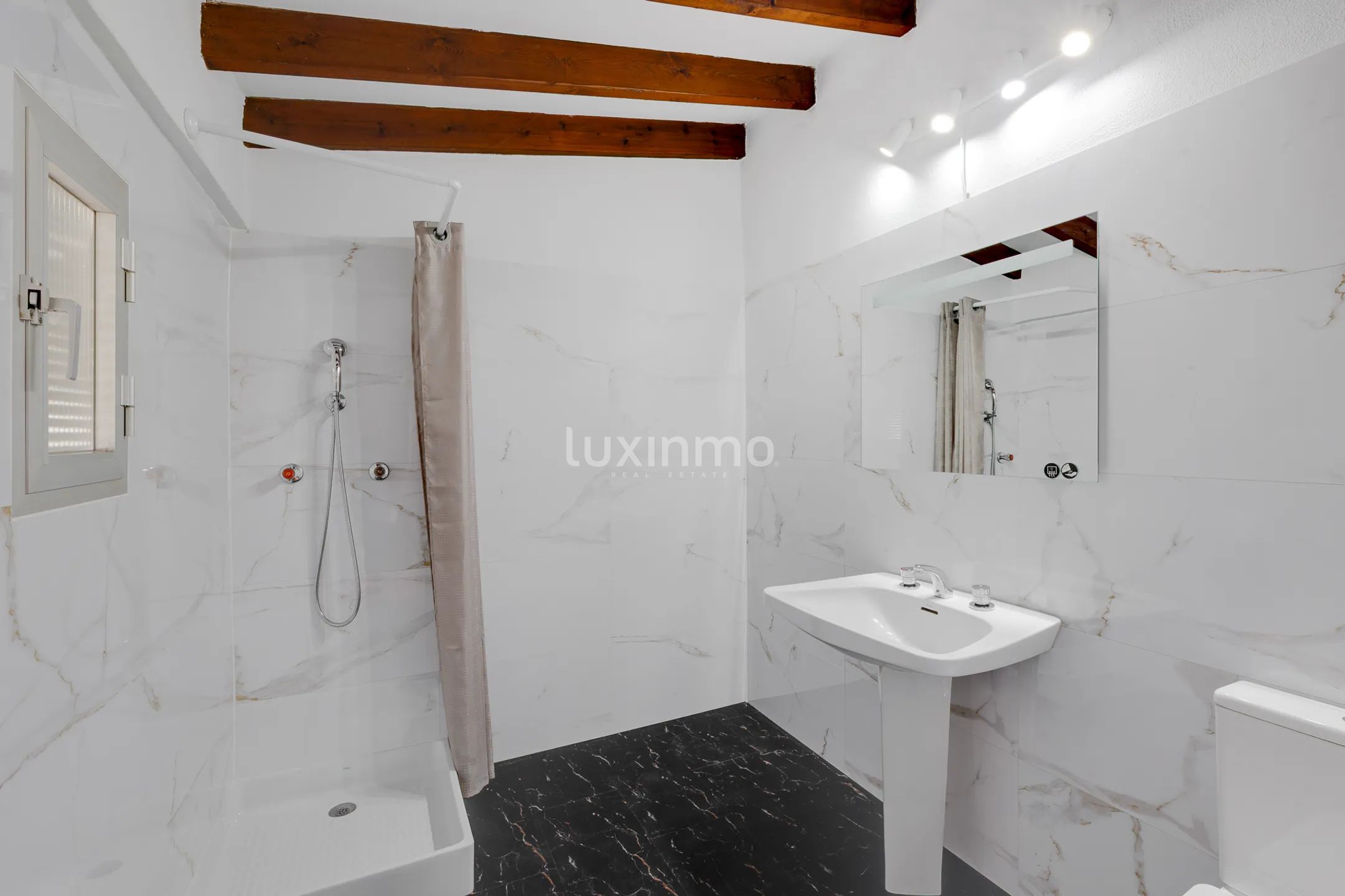 Luxurious villa with breathtaking sea and mountain views in Calpe — photo 32