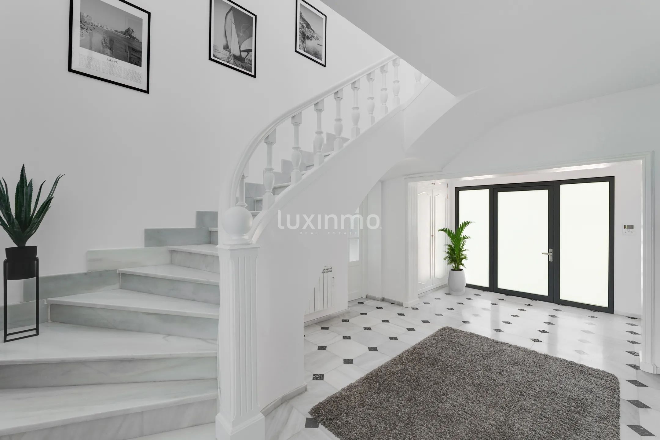 Luxurious villa with breathtaking sea and mountain views in Calpe — photo 17