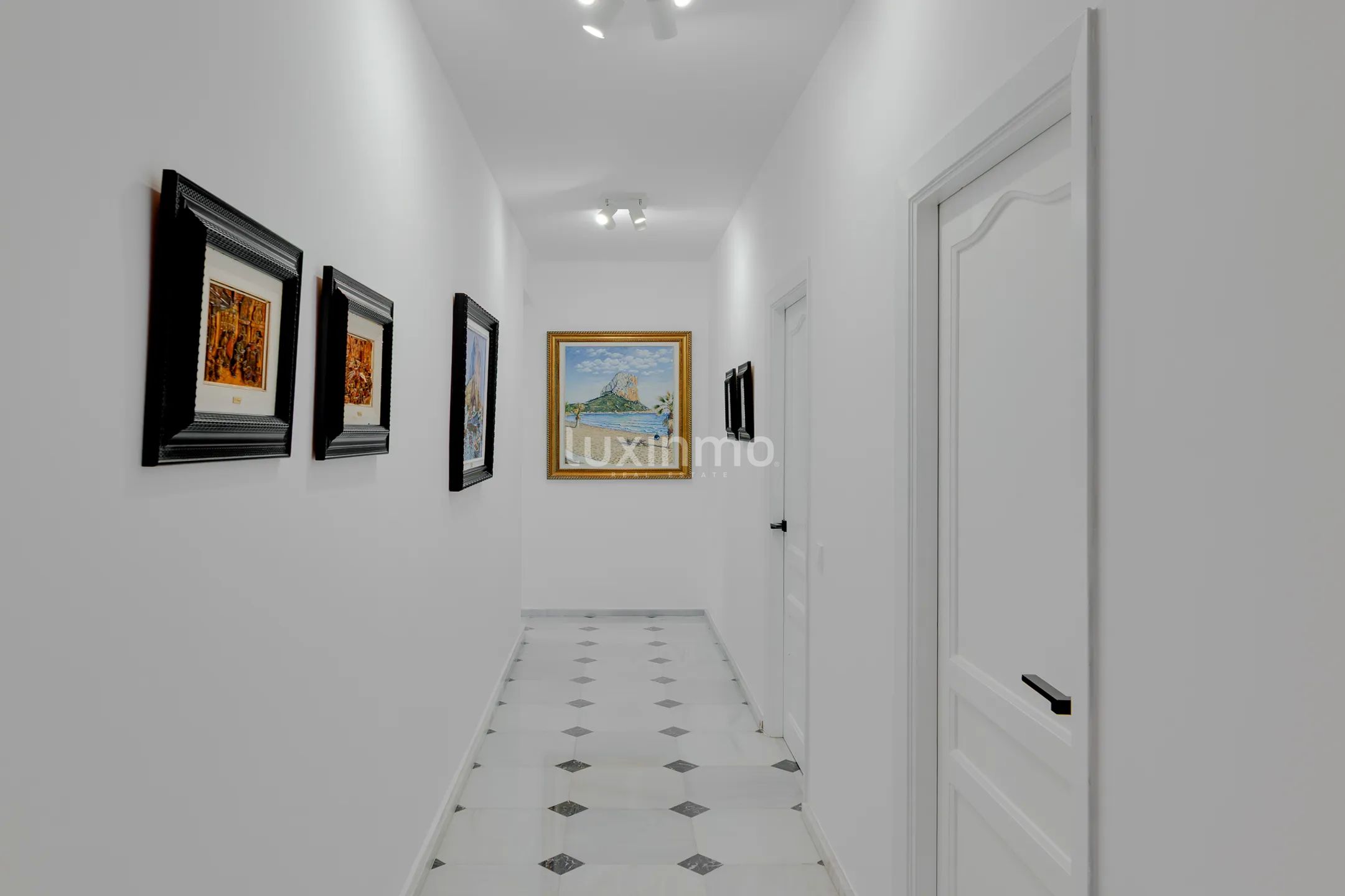 Luxurious villa with breathtaking sea and mountain views in Calpe — photo 19