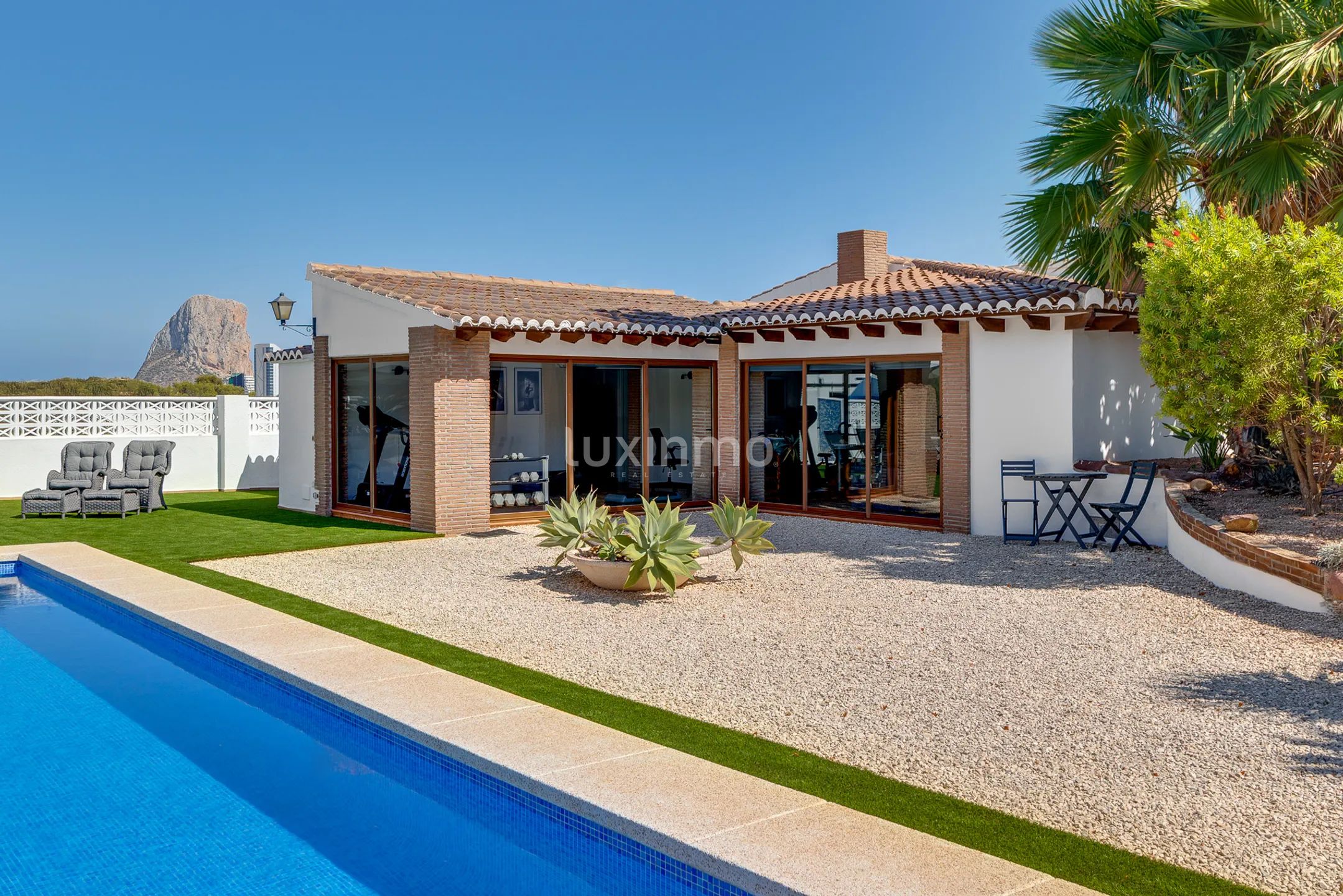 Luxurious villa with breathtaking sea and mountain views in Calpe — photo 28