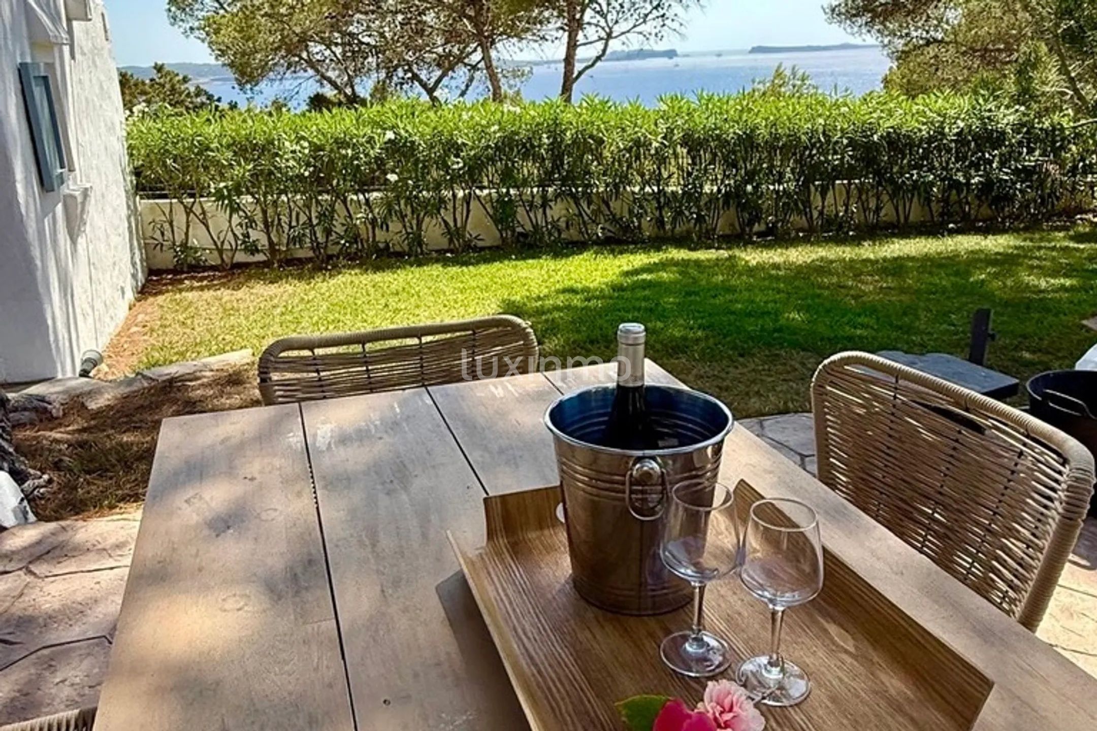 Sjarmerende Ibicenco-retreat med utsikt over havet og solnedgangen i Cala Gració — photo 4