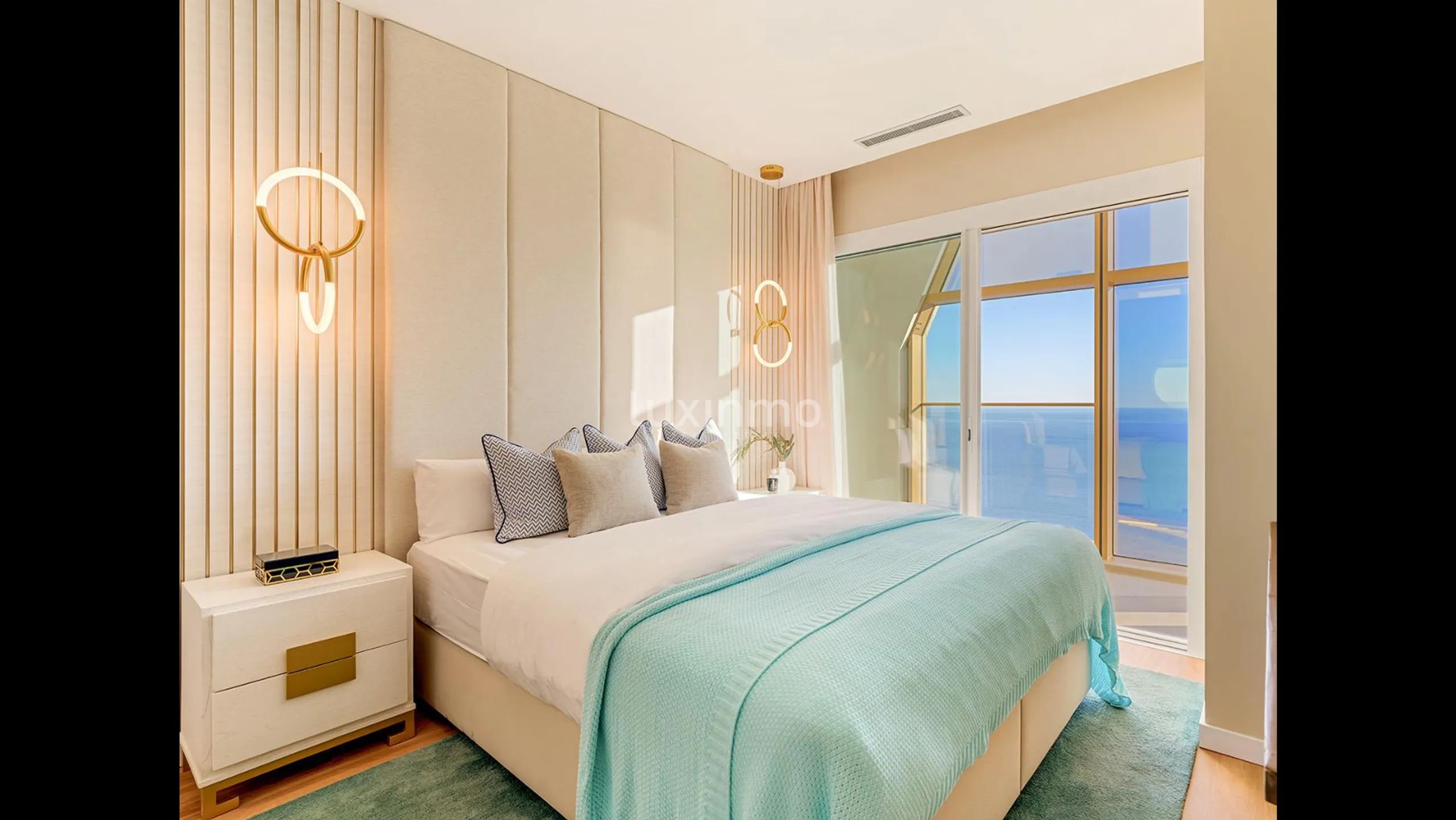 Luxe Penthouse in Weststrand — photo 17