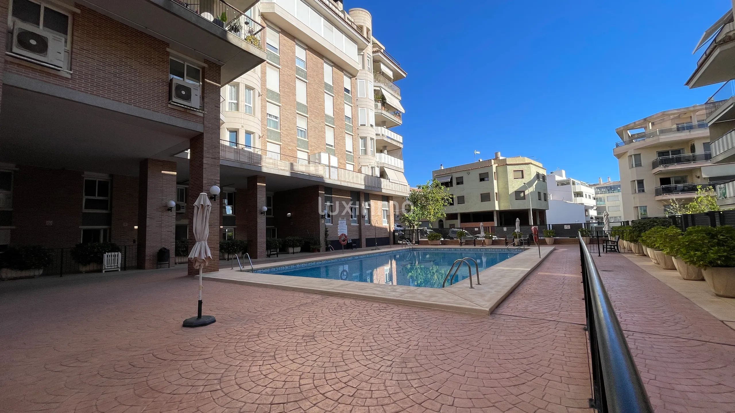 Se alquila Encantador Apartamento Mediterráneo de 4 Dormitorios con Vistas al Mar en Calpe — photo 28