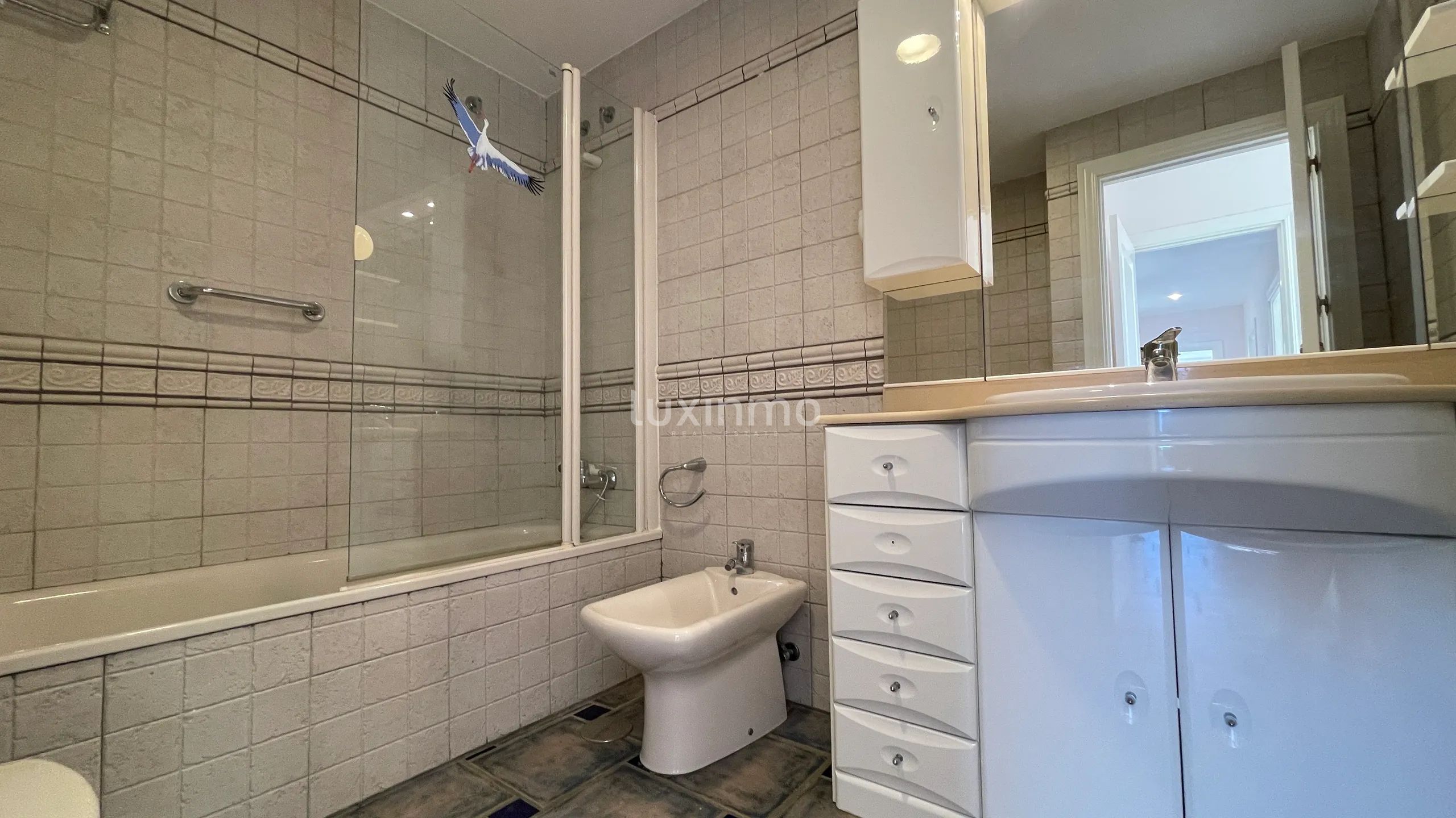 Se alquila Encantador Apartamento Mediterráneo de 4 Dormitorios con Vistas al Mar en Calpe — photo 23