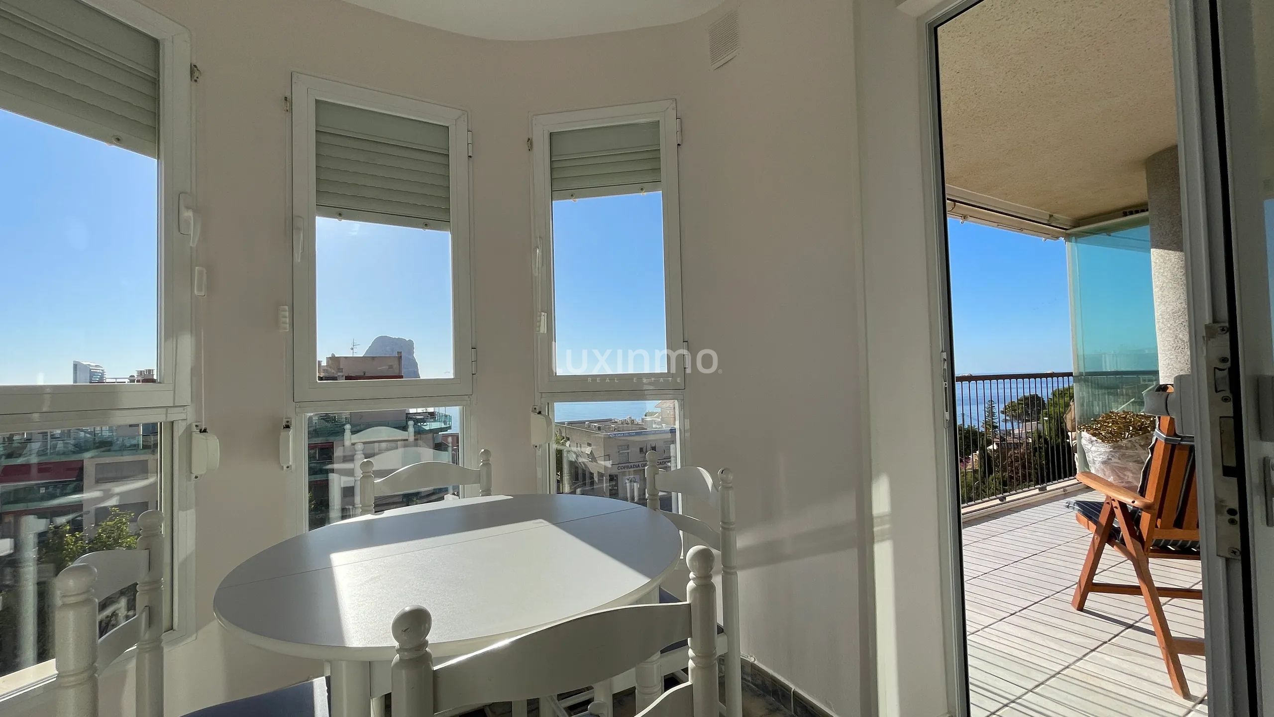 Se alquila Encantador Apartamento Mediterráneo de 4 Dormitorios con Vistas al Mar en Calpe — photo 10