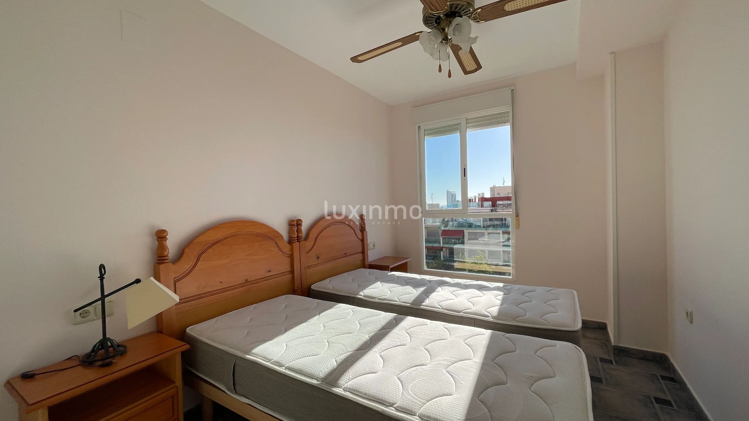 Se alquila Encantador Apartamento Mediterráneo de 4 Dormitorios con Vistas al Mar en Calpe — photo 16