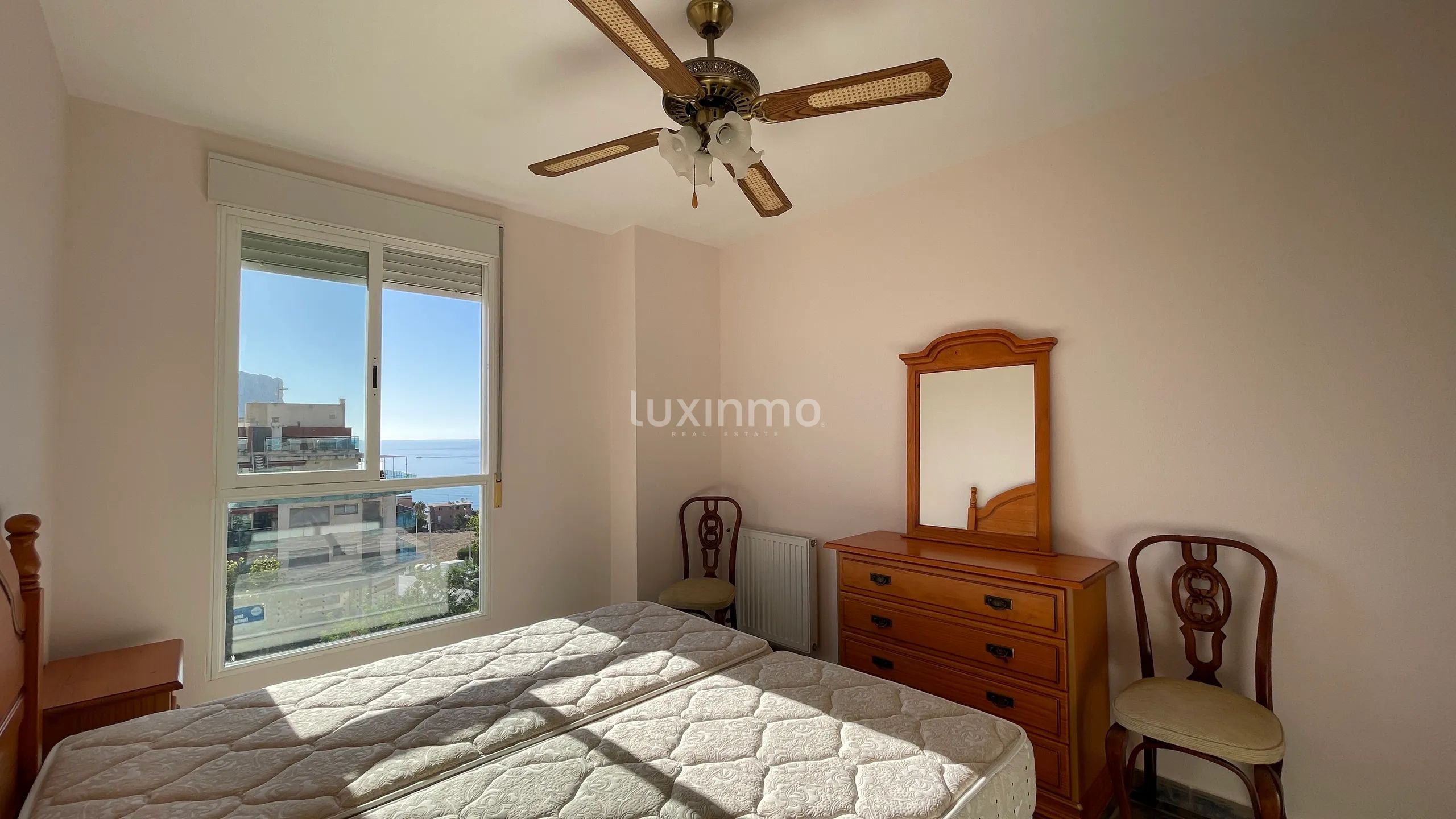 Se alquila Encantador Apartamento Mediterráneo de 4 Dormitorios con Vistas al Mar en Calpe — photo 14