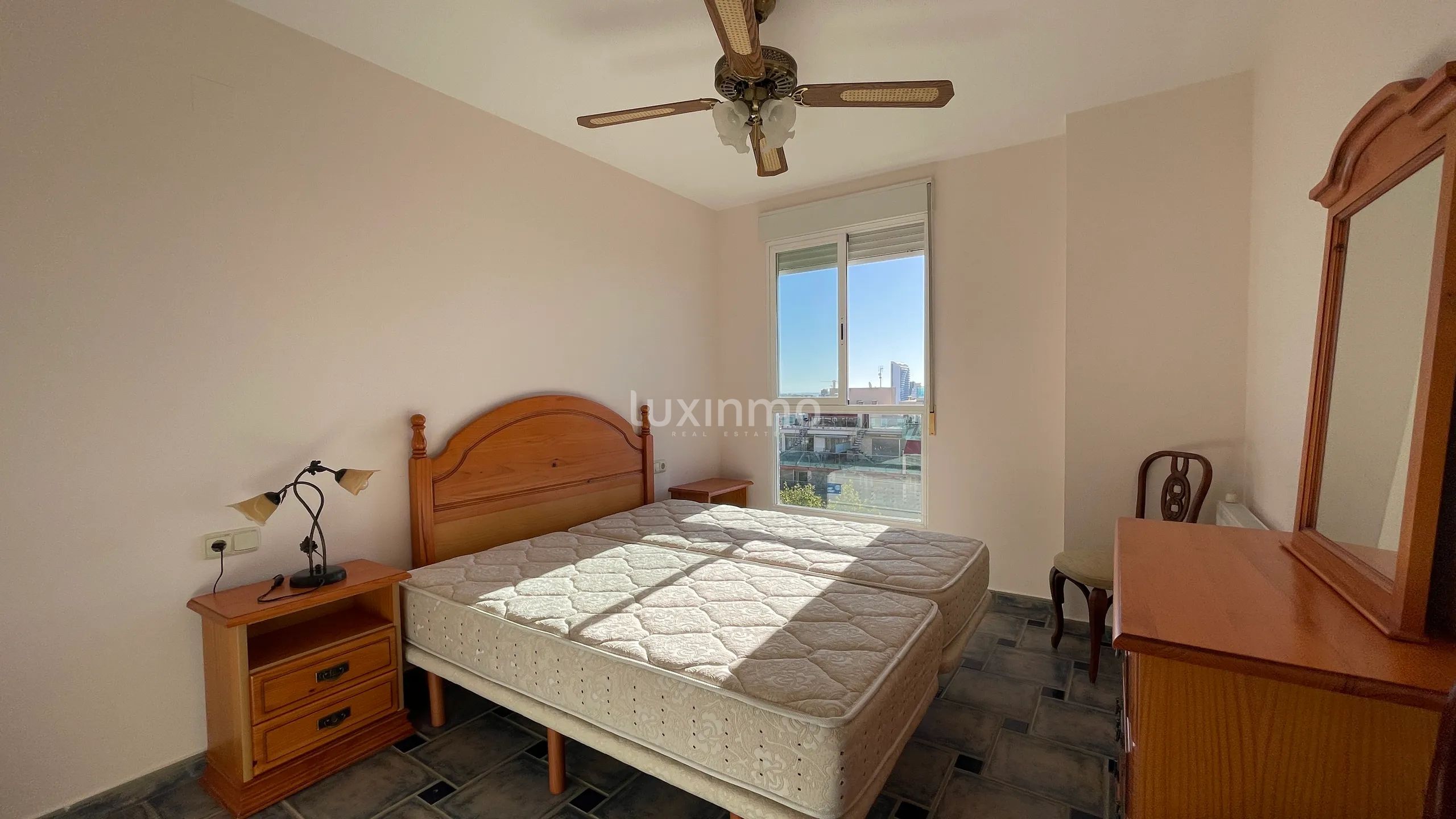 Se alquila Encantador Apartamento Mediterráneo de 4 Dormitorios con Vistas al Mar en Calpe — photo 13