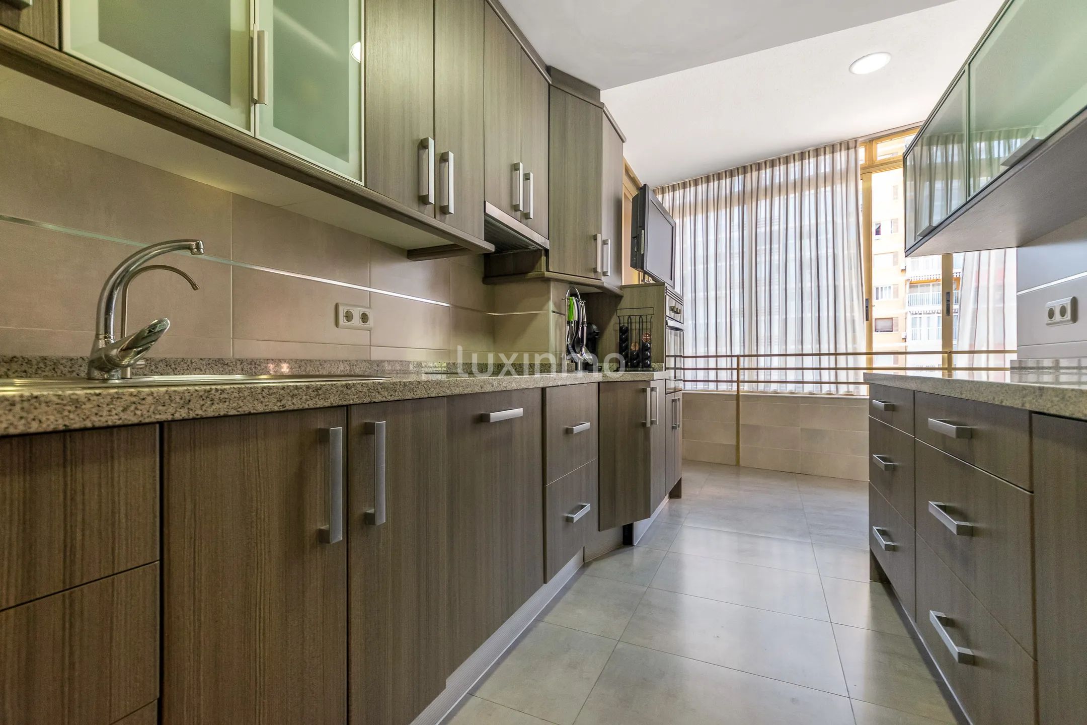 Front line beach flat for sale in Benidorm — photo 8