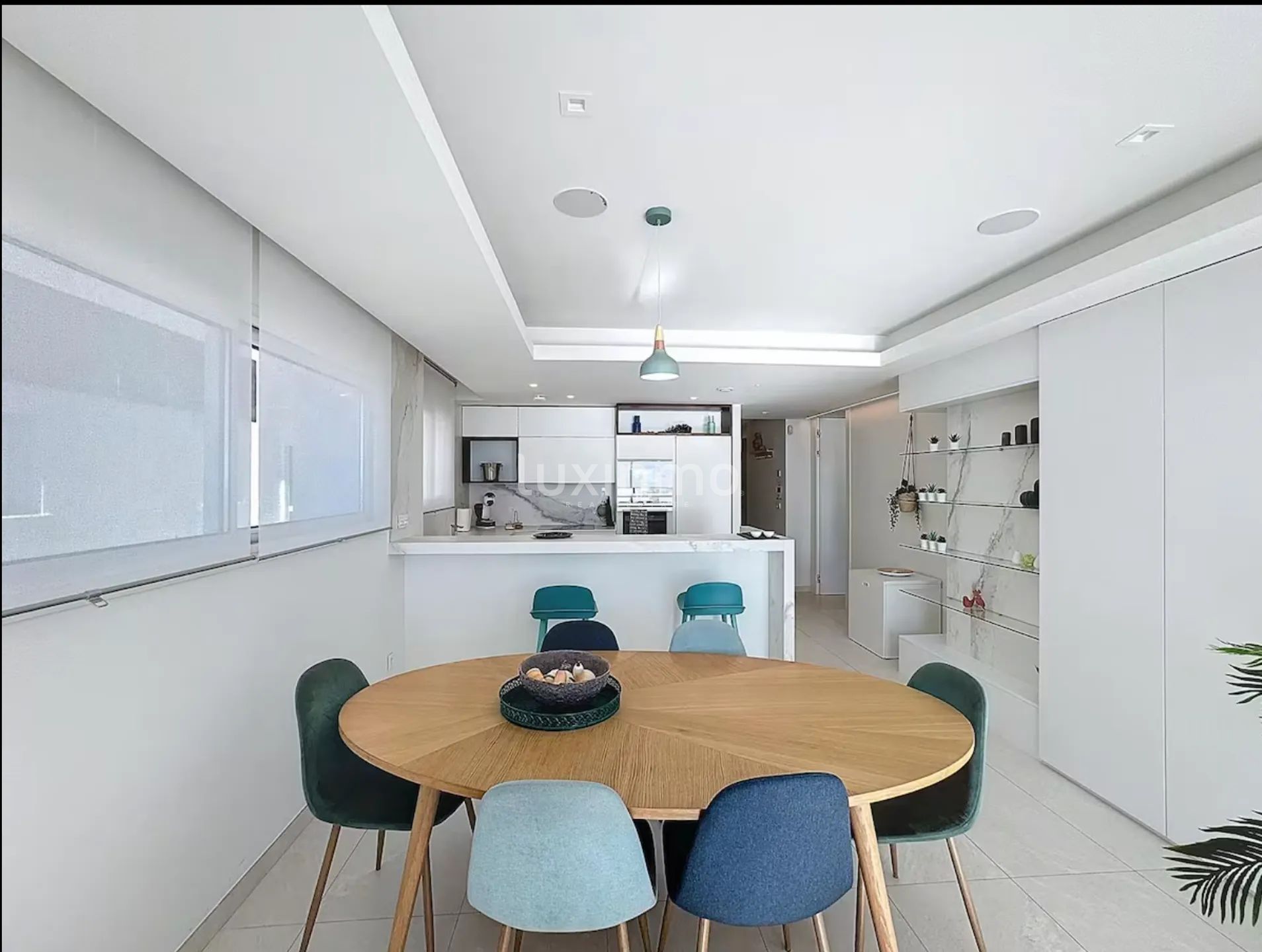 Spectacular 3-bedroom flat with sea views — photo 18