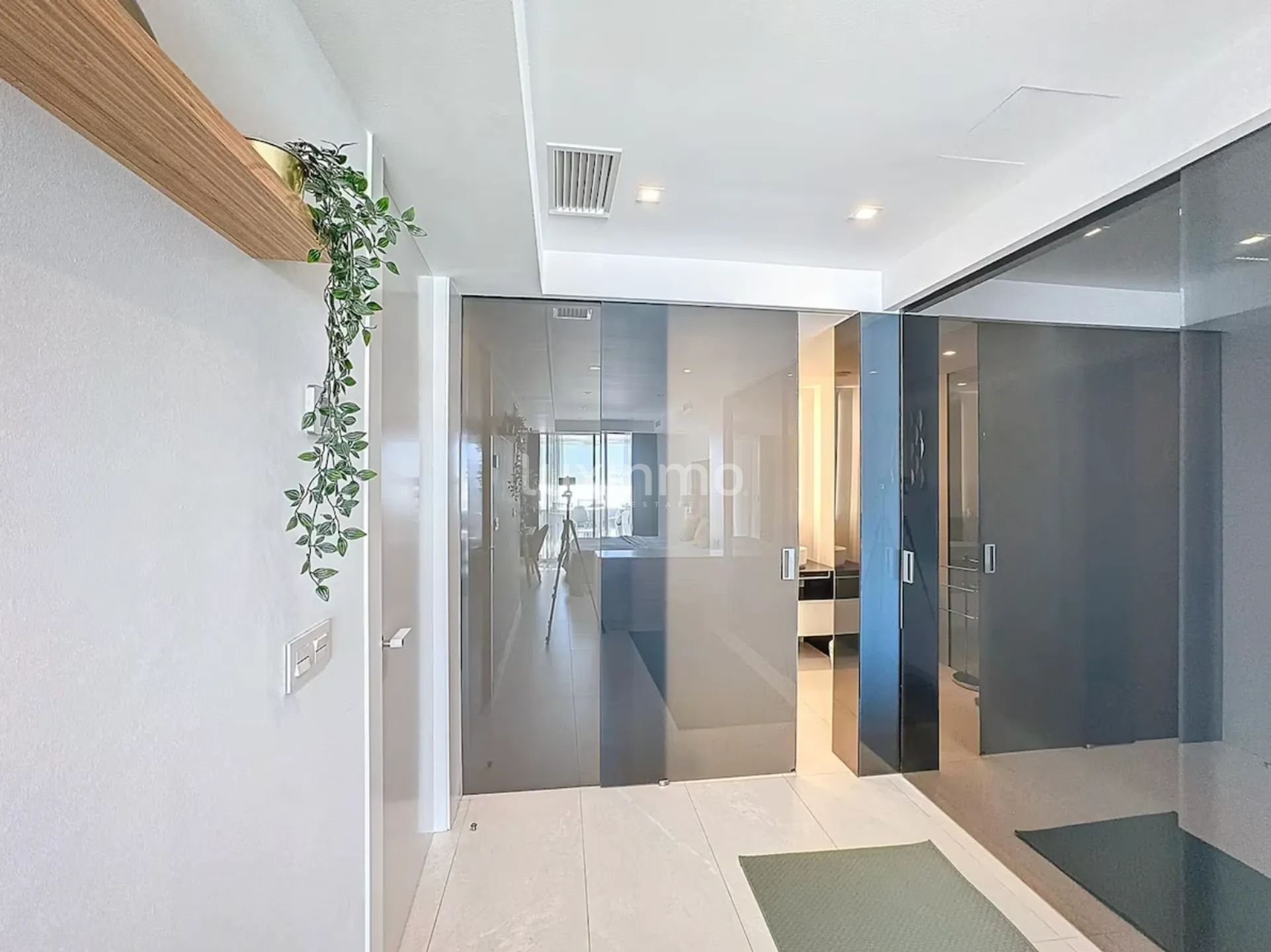 Spectacular 3-bedroom flat with sea views — photo 24