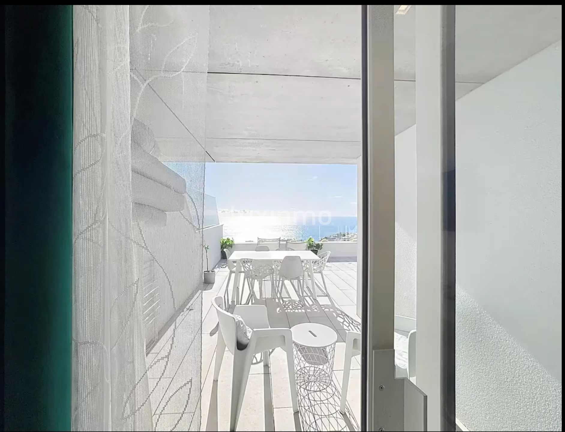 Spectacular 3-bedroom flat with sea views — photo 21