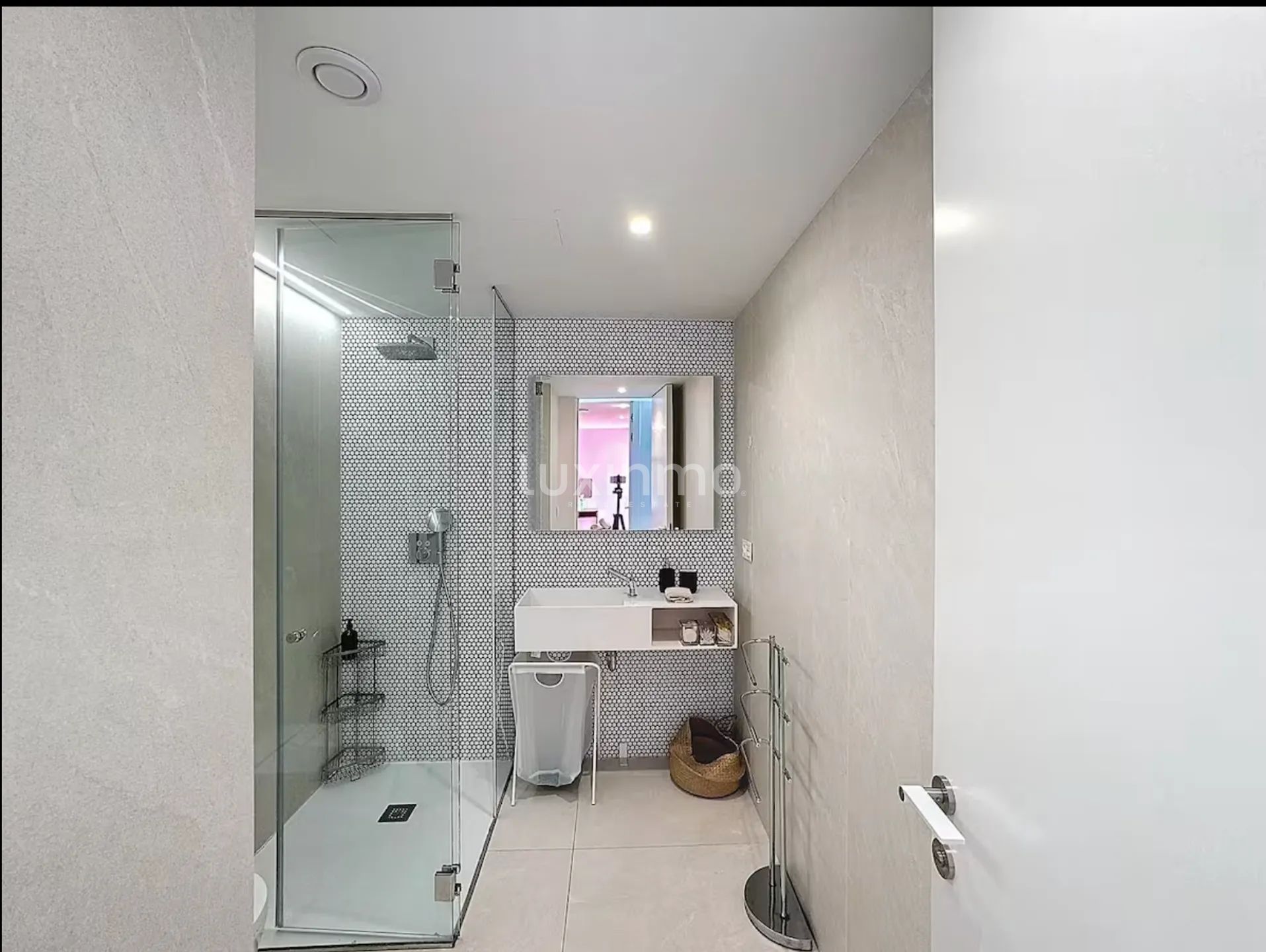 Spectacular 3-bedroom flat with sea views — photo 23