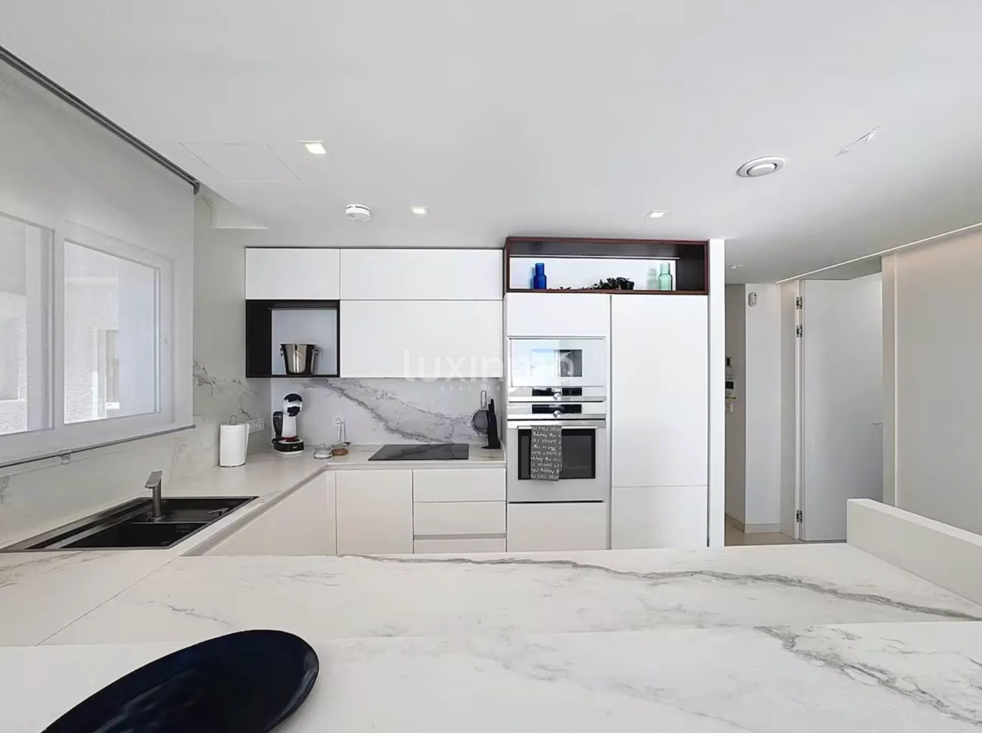 Spectacular 3-bedroom flat with sea views — photo 8