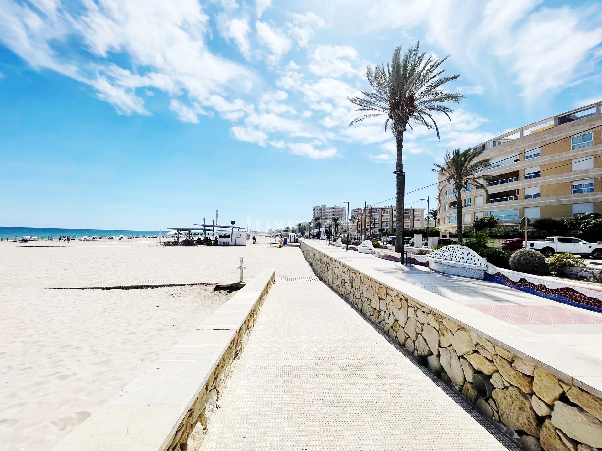 Encantador Apartamento Mediterráneo de 2 Dormitorios en Playa Muchavista, Campello — photo 4
