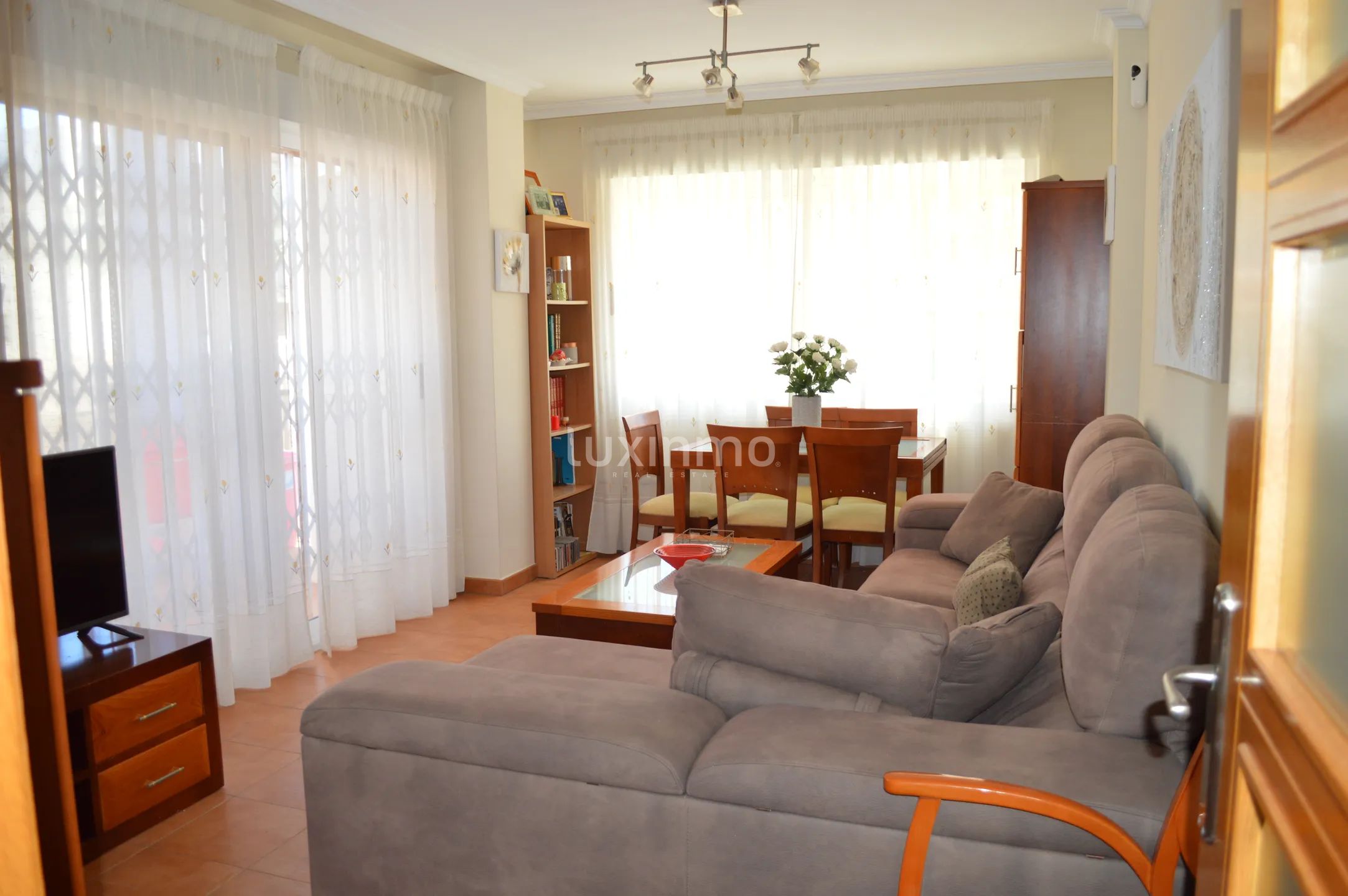 Encantador Apartamento Mediterráneo de 2 Dormitorios en Playa Muchavista, Campello — photo 3