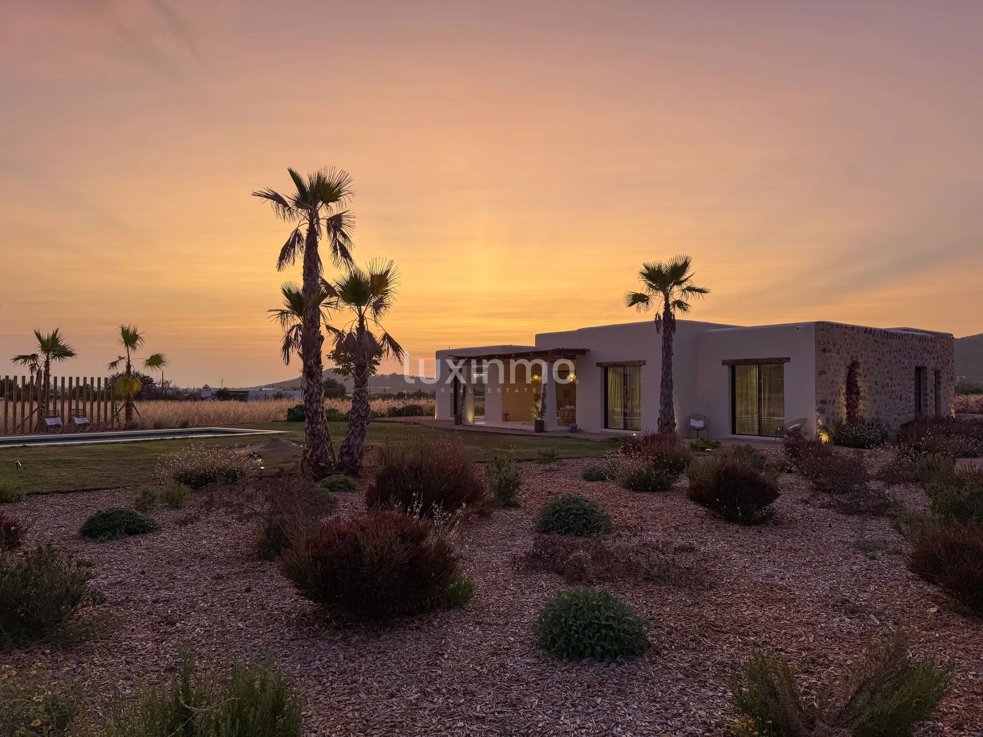 Villa contemporaine de nouvelle construction avec maison d'hôtes Projet d'intimité exceptionnelle dans un cadre naturel serein — photo 45
