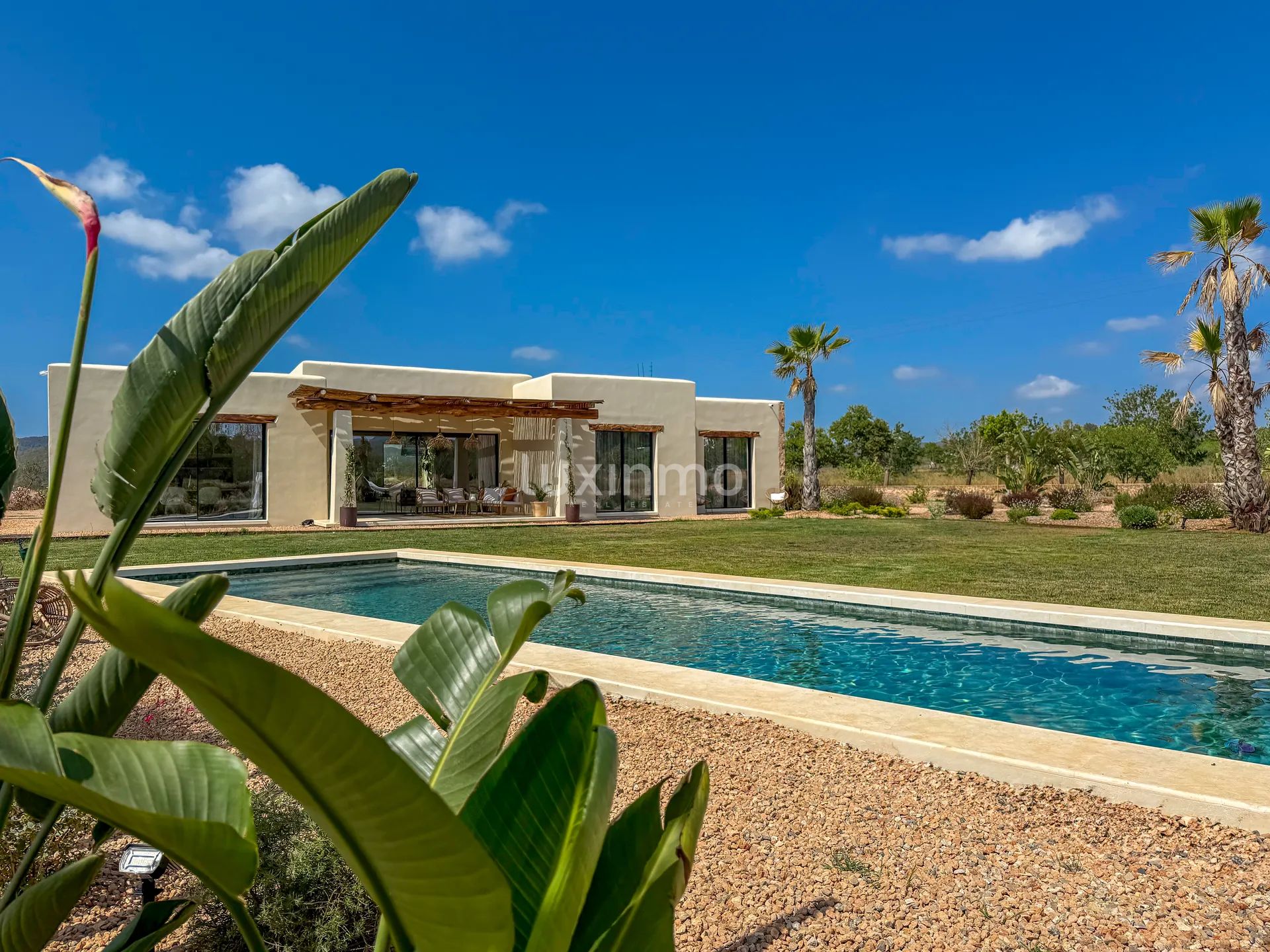 Contemporary New-Build Villa with Guest House Project Exceptional Privacy in a Serene Natural Setting — photo 1