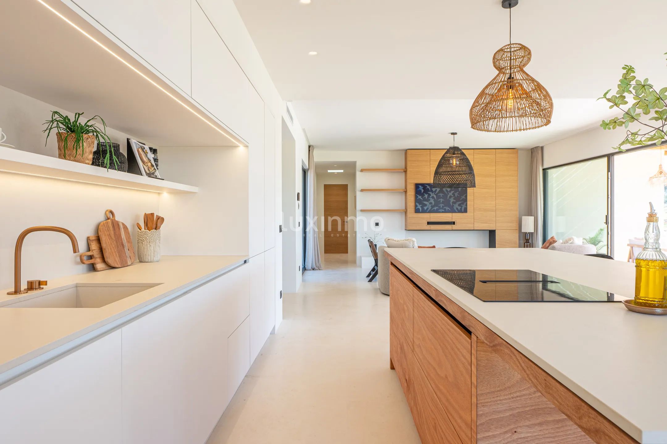 Villa contemporaine de nouvelle construction avec maison d'hôtes Projet d'intimité exceptionnelle dans un cadre naturel serein — photo 25