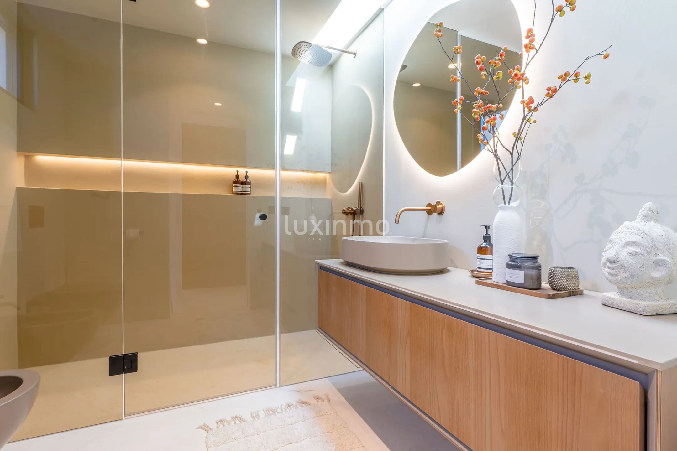 Villa contemporaine de nouvelle construction avec maison d'hôtes Projet d'intimité exceptionnelle dans un cadre naturel serein — photo 35