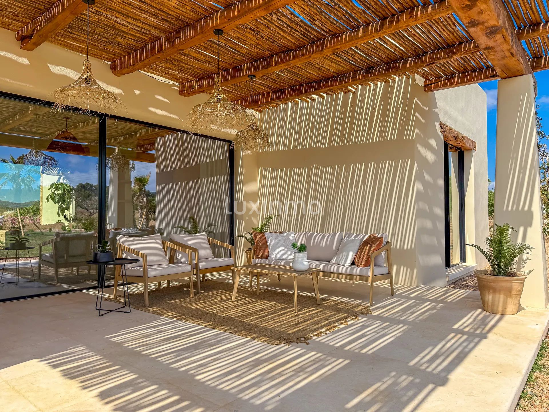 Villa contemporaine de nouvelle construction avec maison d'hôtes Projet d'intimité exceptionnelle dans un cadre naturel serein — photo 19