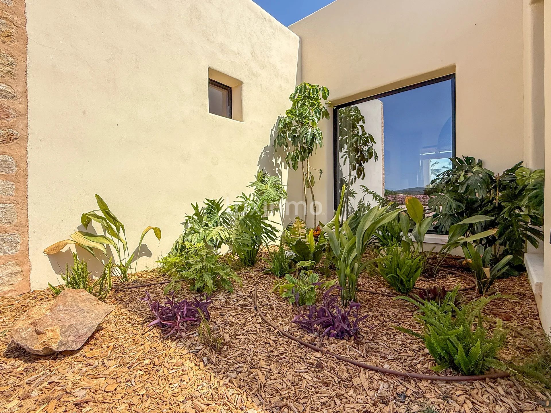 Contemporary New-Build Villa with Guest House Project Exceptional Privacy in a Serene Natural Setting — photo 43