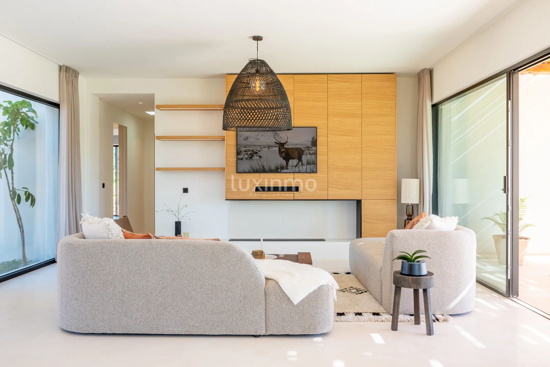 Villa contemporaine de nouvelle construction avec maison d'hôtes Projet d'intimité exceptionnelle dans un cadre naturel serein — photo 21