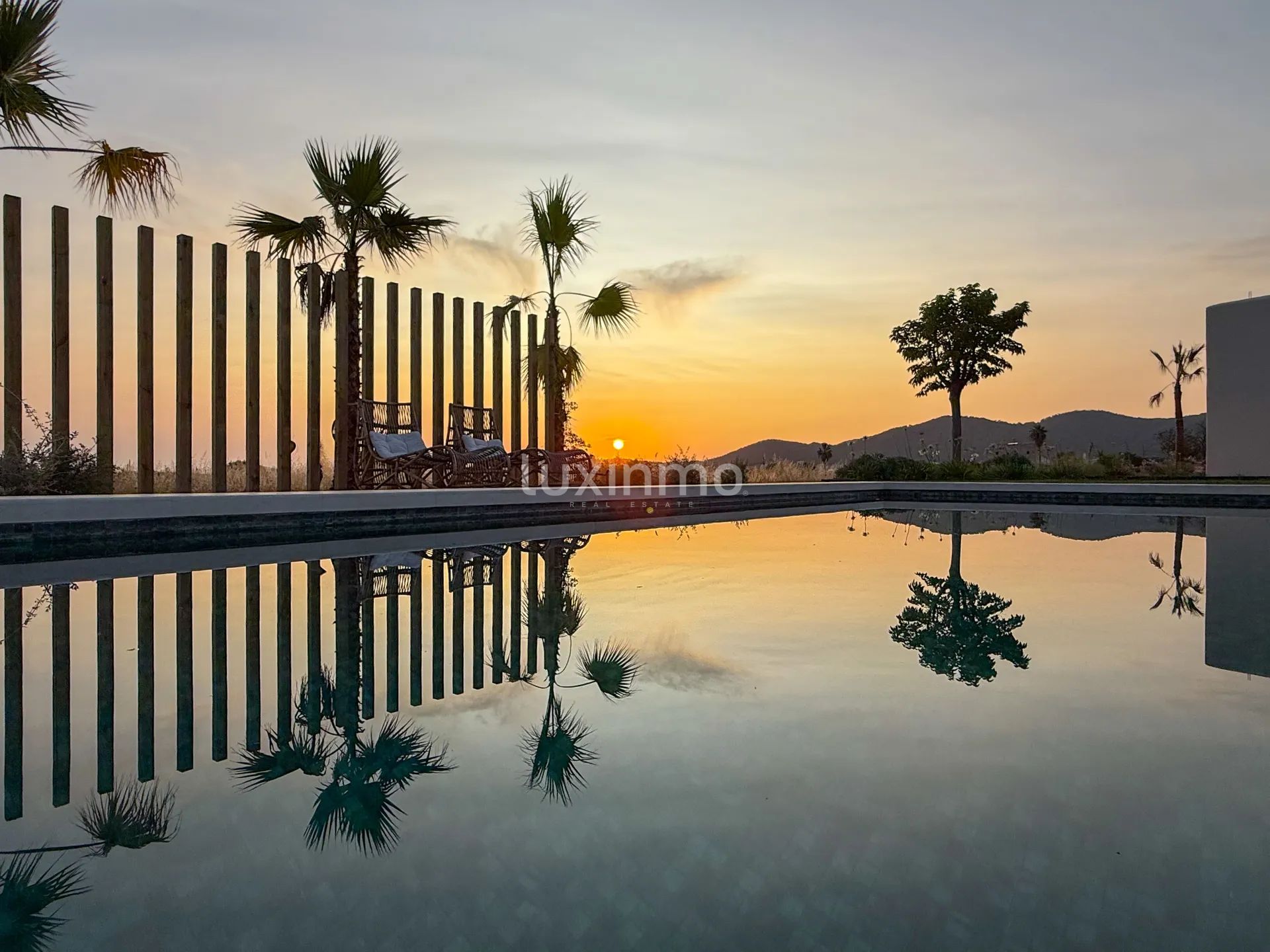 Contemporary New-Build Villa with Guest House Project Exceptional Privacy in a Serene Natural Setting — photo 17