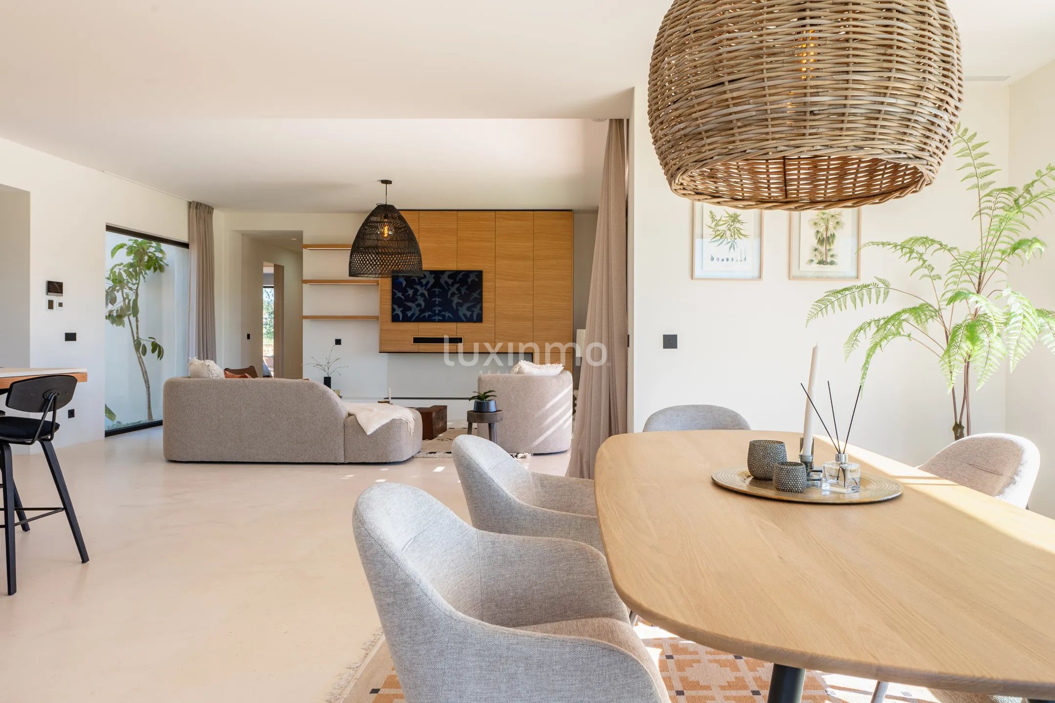 Villa contemporaine de nouvelle construction avec maison d'hôtes Projet d'intimité exceptionnelle dans un cadre naturel serein — photo 22
