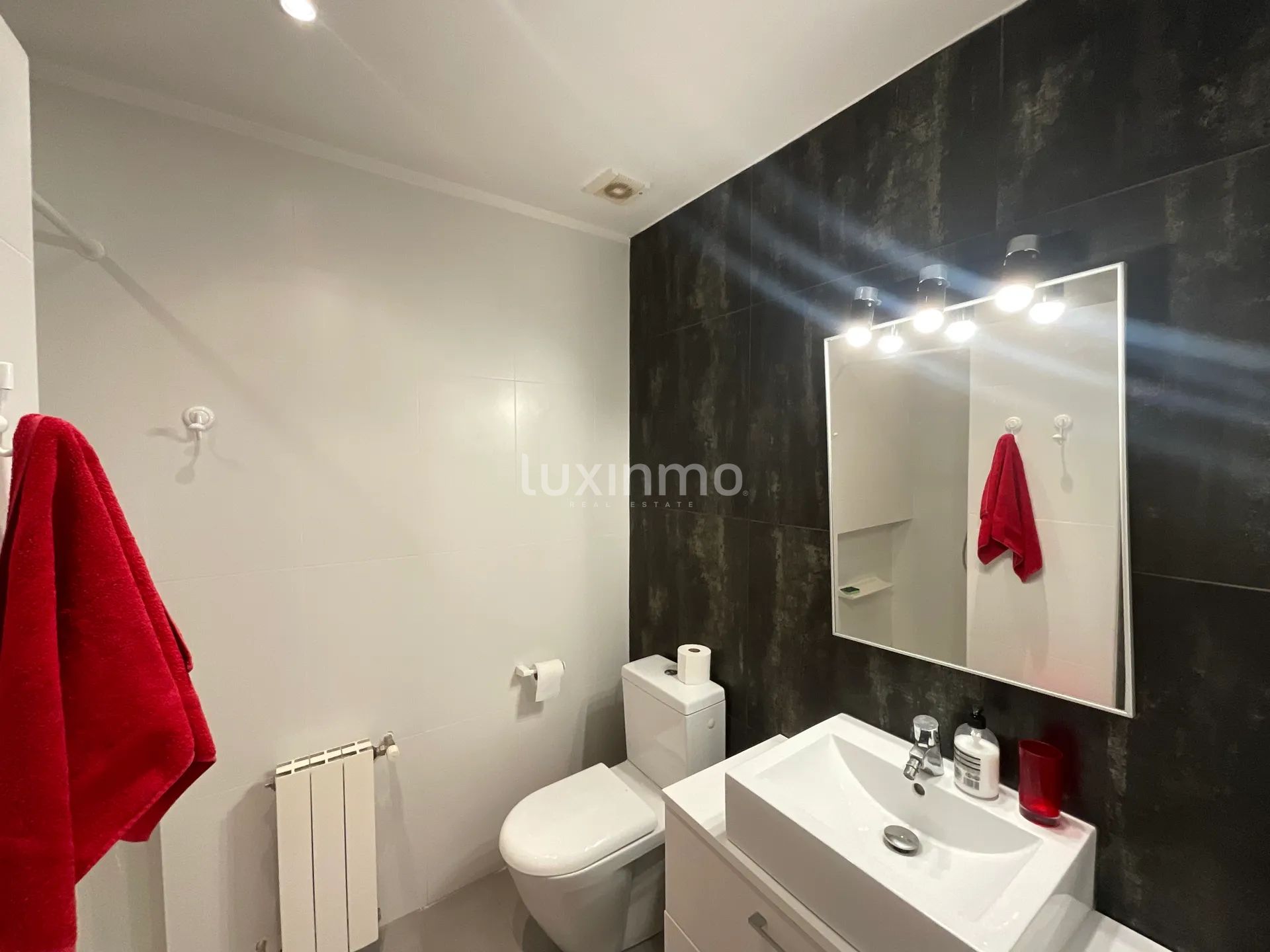 Charmig villa inom gångavstånd från Cala Tarida-stranden — photo 40