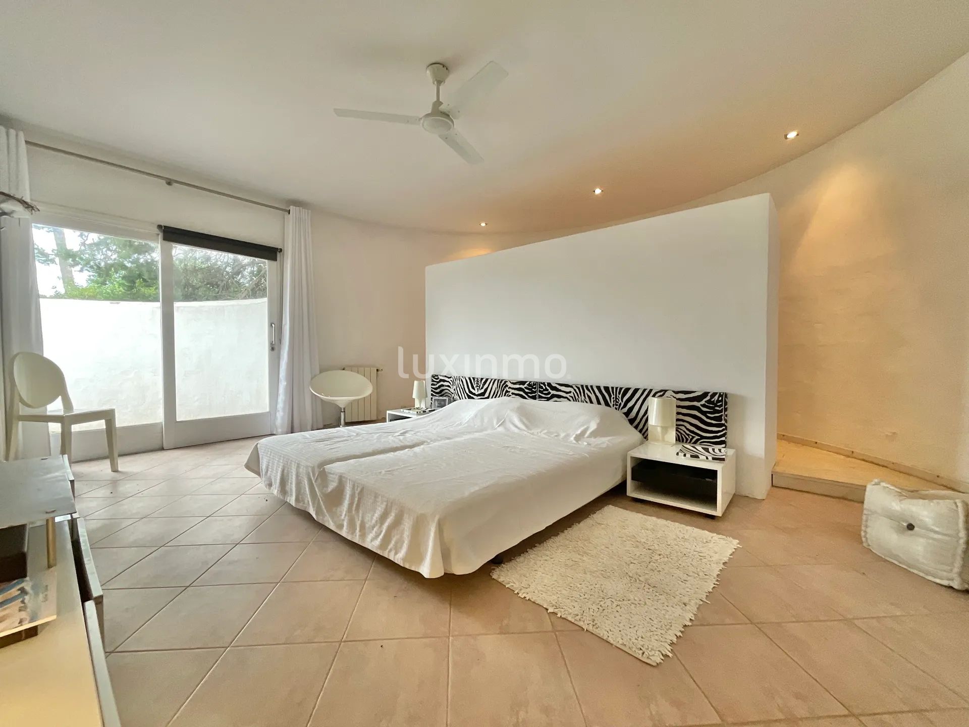 Charmig villa inom gångavstånd från Cala Tarida-stranden — photo 34