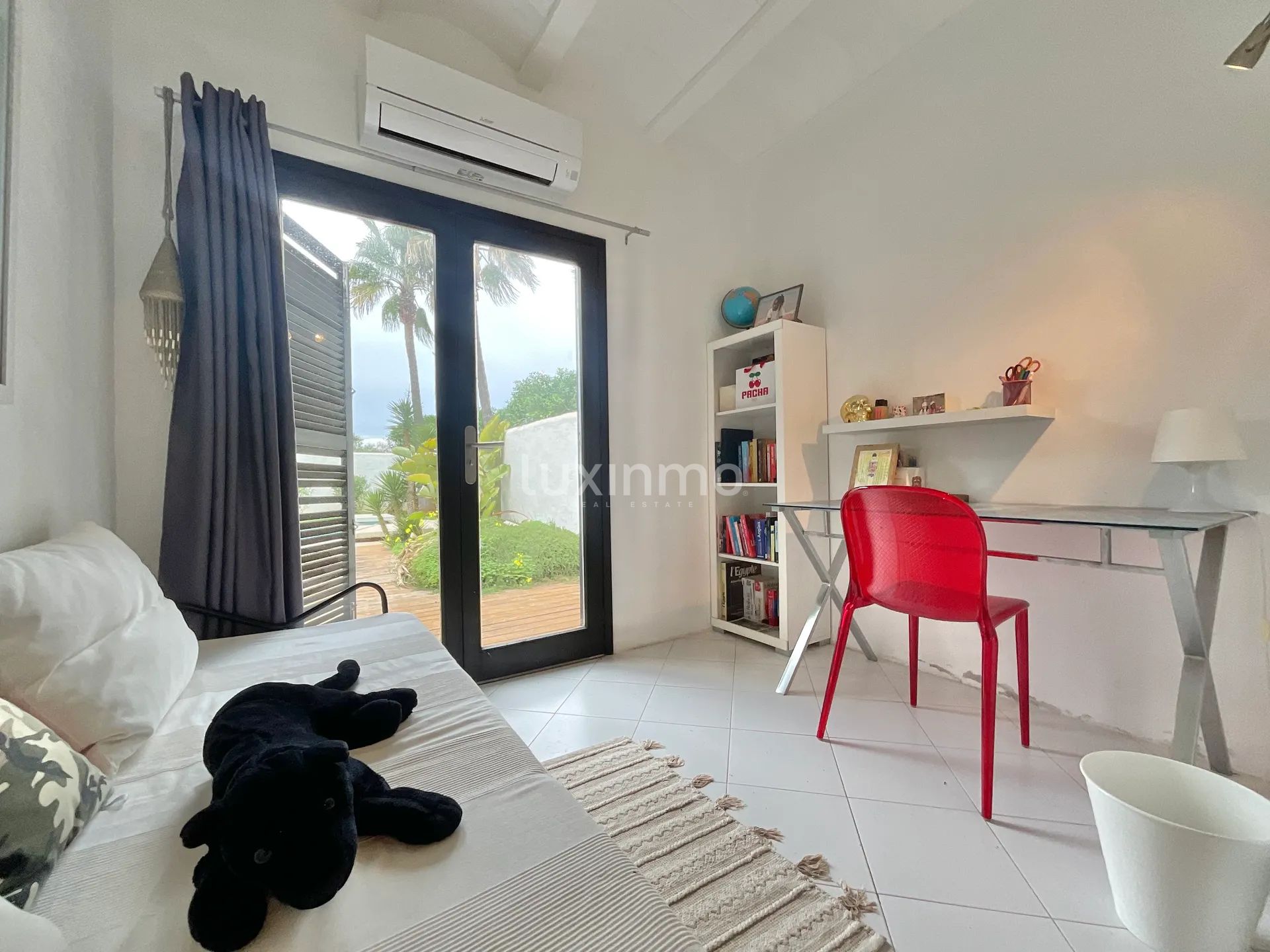 Charmig villa inom gångavstånd från Cala Tarida-stranden — photo 39